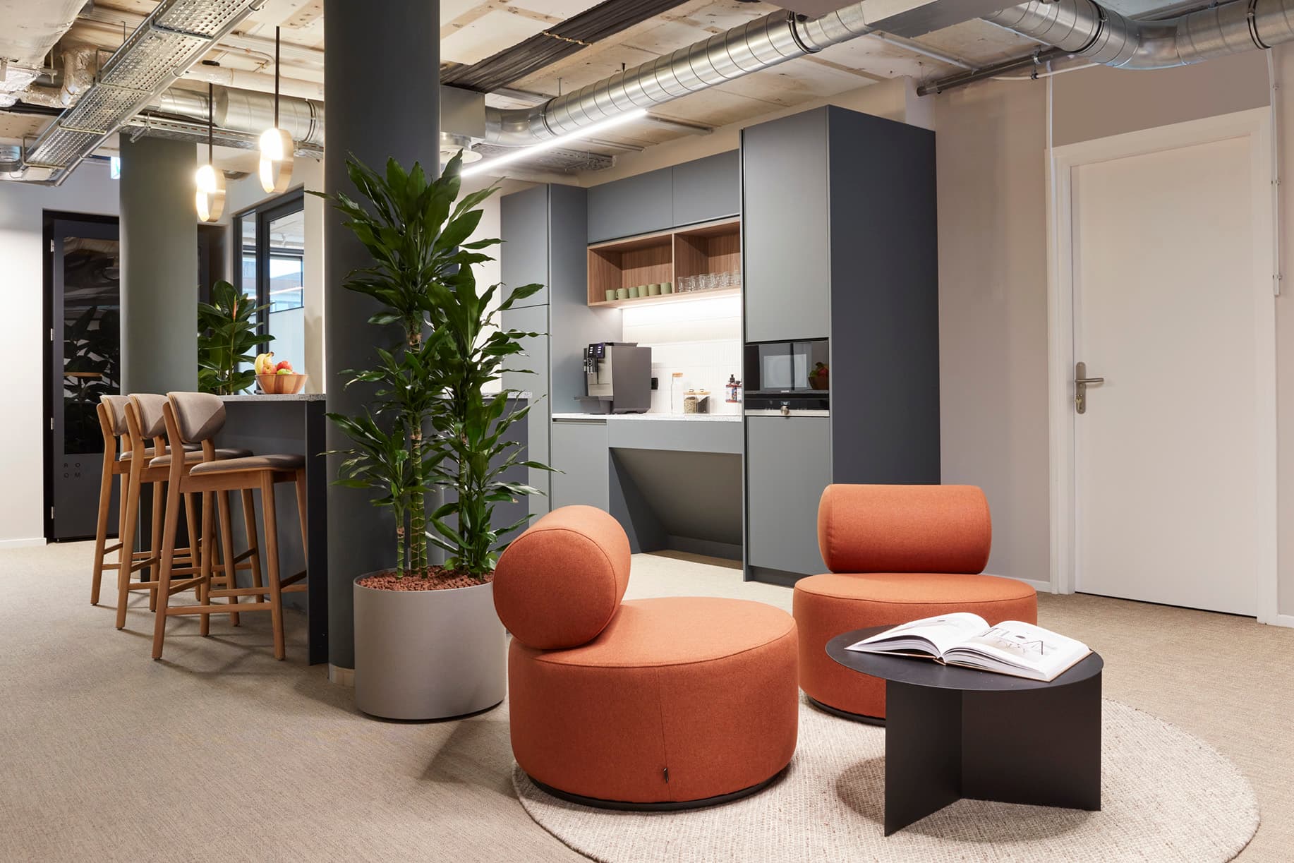Breakout Space Breakout Space