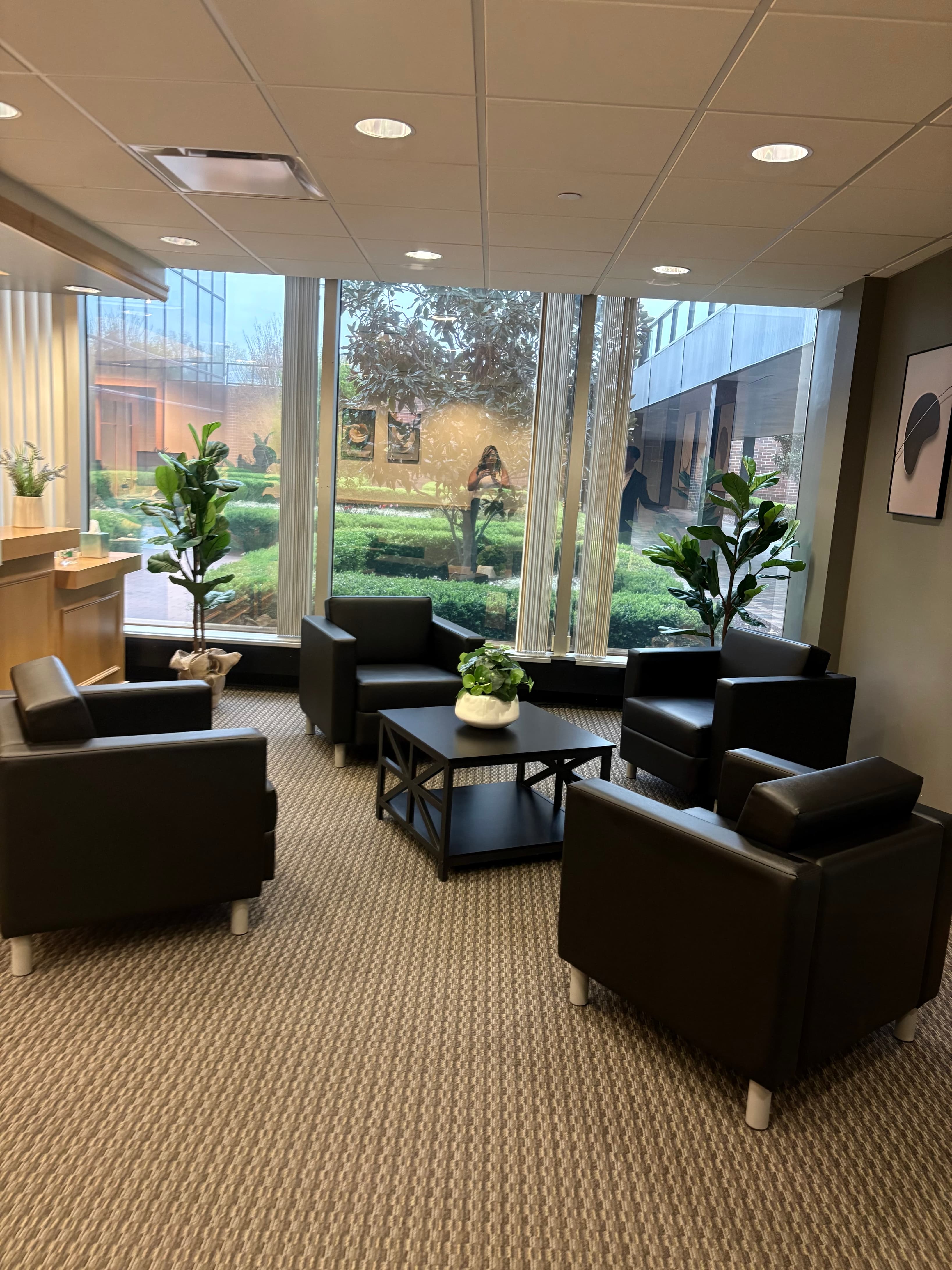 Beautiful waiting area in Class A building. Beautiful waiting area in Class A building.