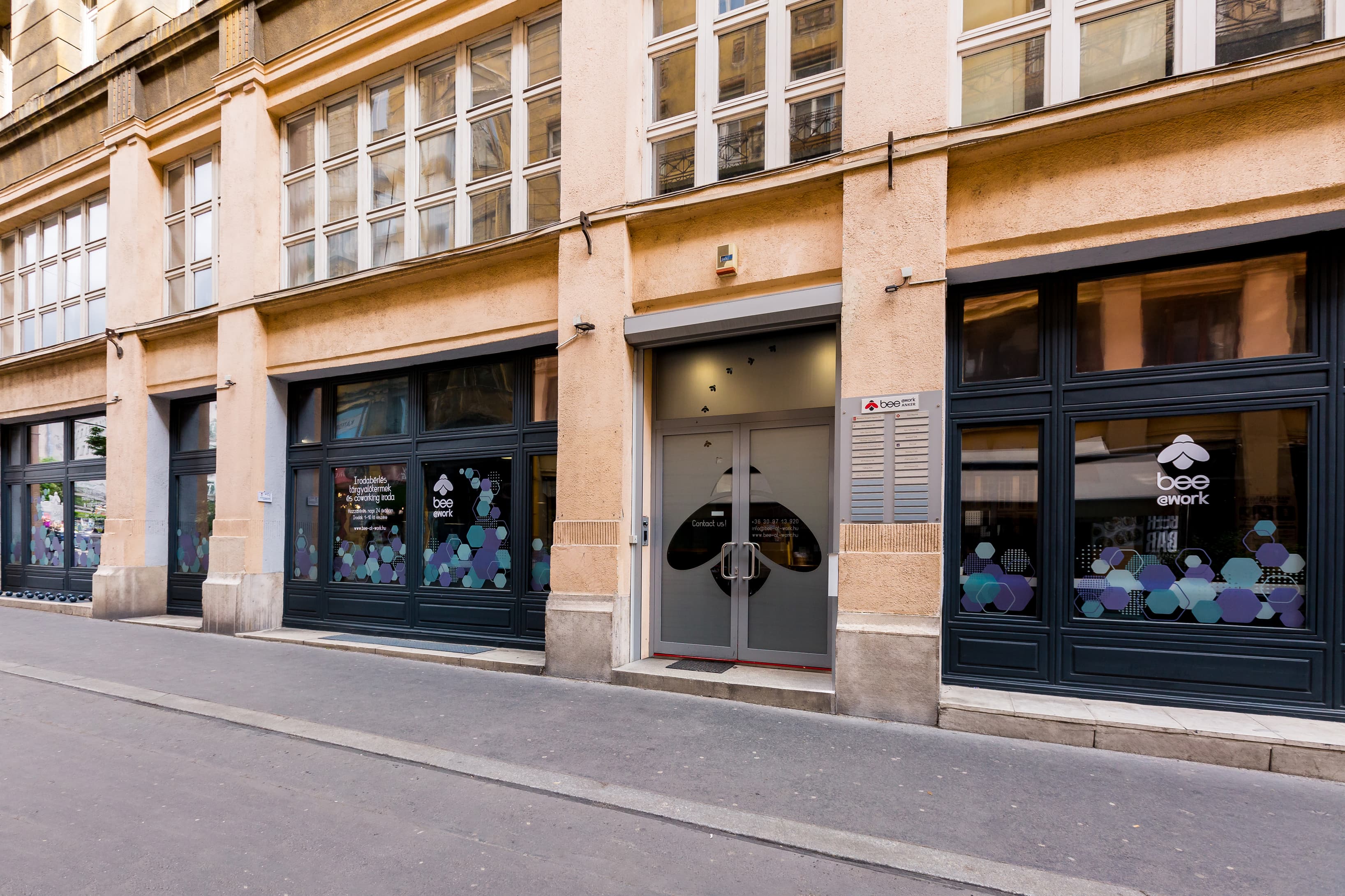 Bee@work entrance Bee@work entrance