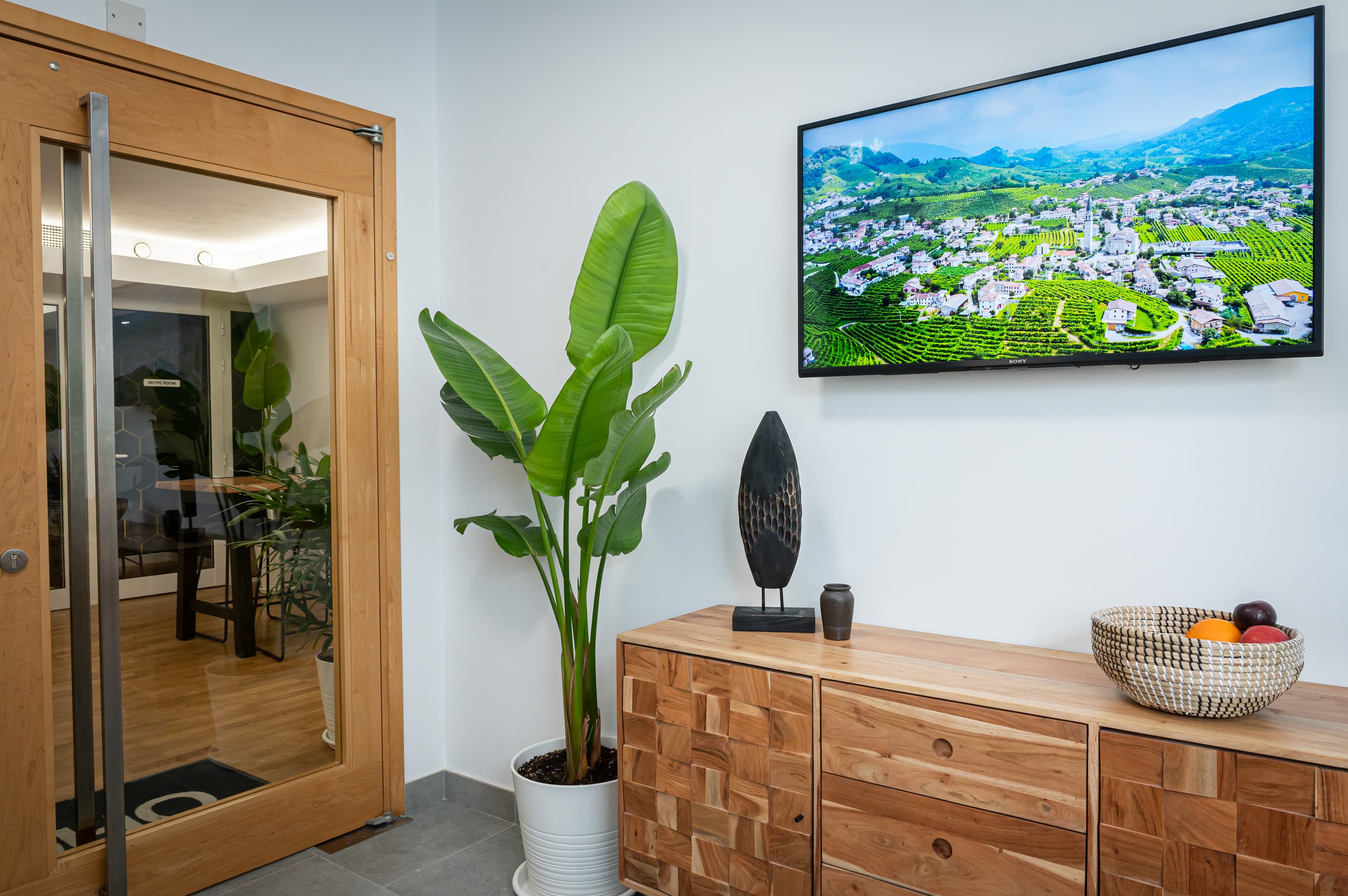 99945-99945-768558.jpg 99945-99945-768558.jpg