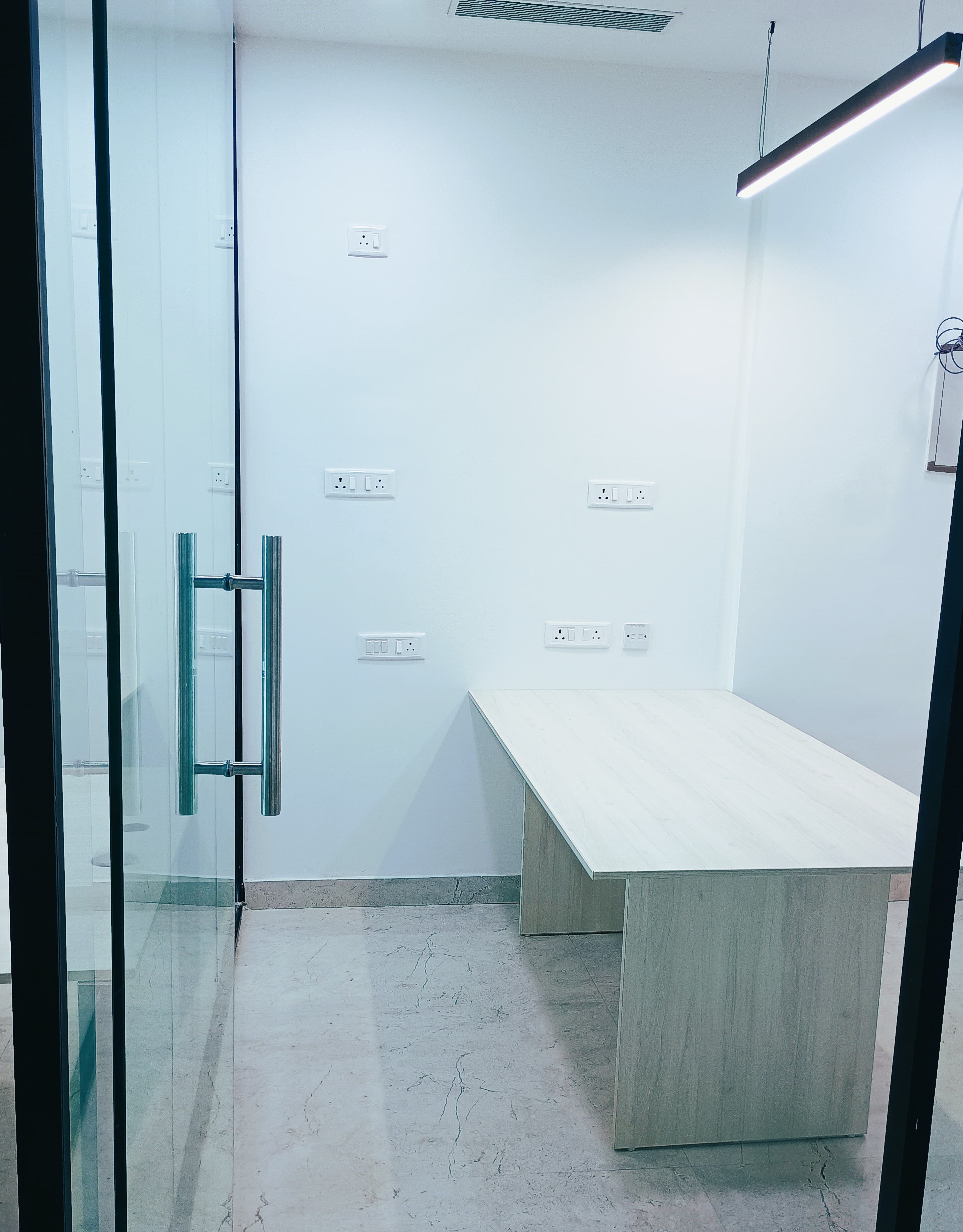 Meeting_Rom Meeting_Rom