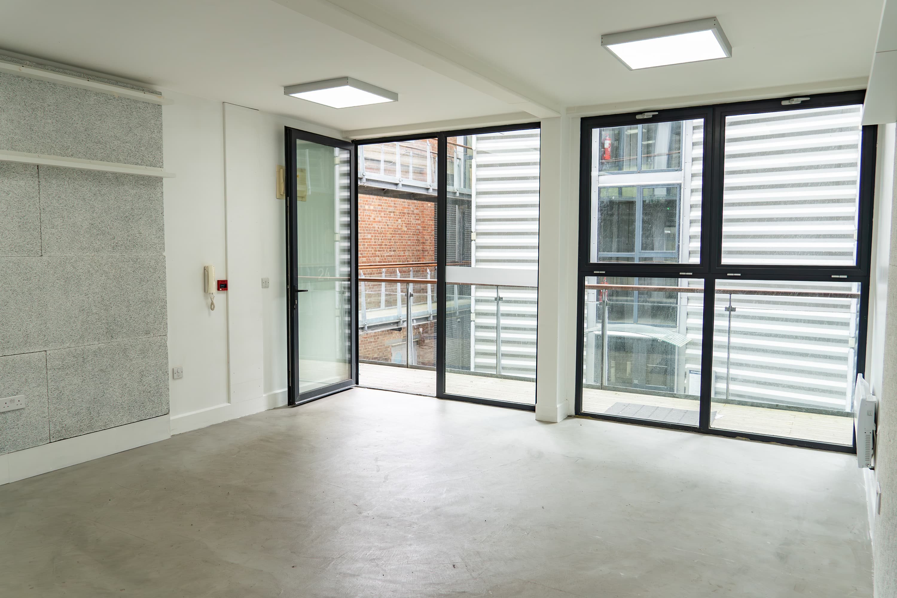 Studio 24 Riverside Building Studio 24 Riverside Building