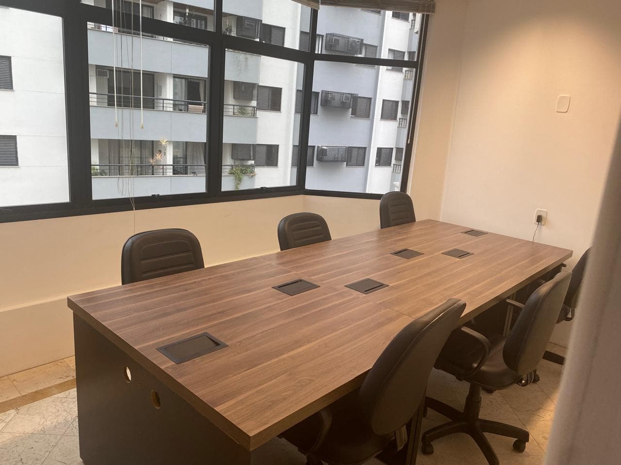 Sala fixa para 6 pessoas Sala fixa para 6 pessoas