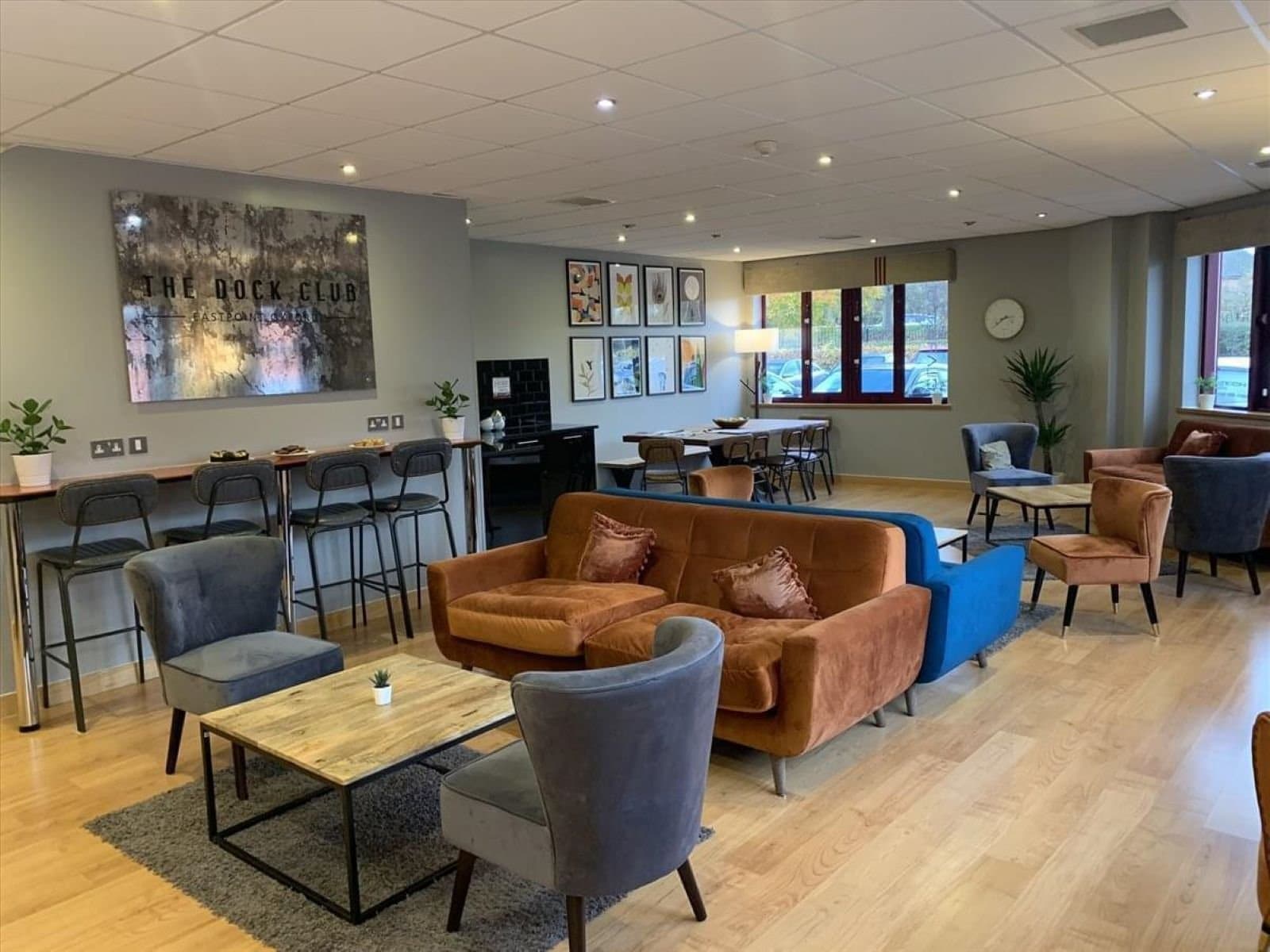 Breakout/Lounge Space Breakout/Lounge Space