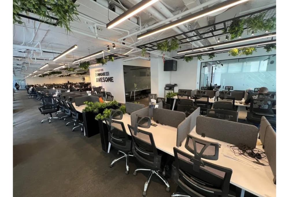 Modern Office Space with a High-End Finish Modern Office Space with a High-End Finish