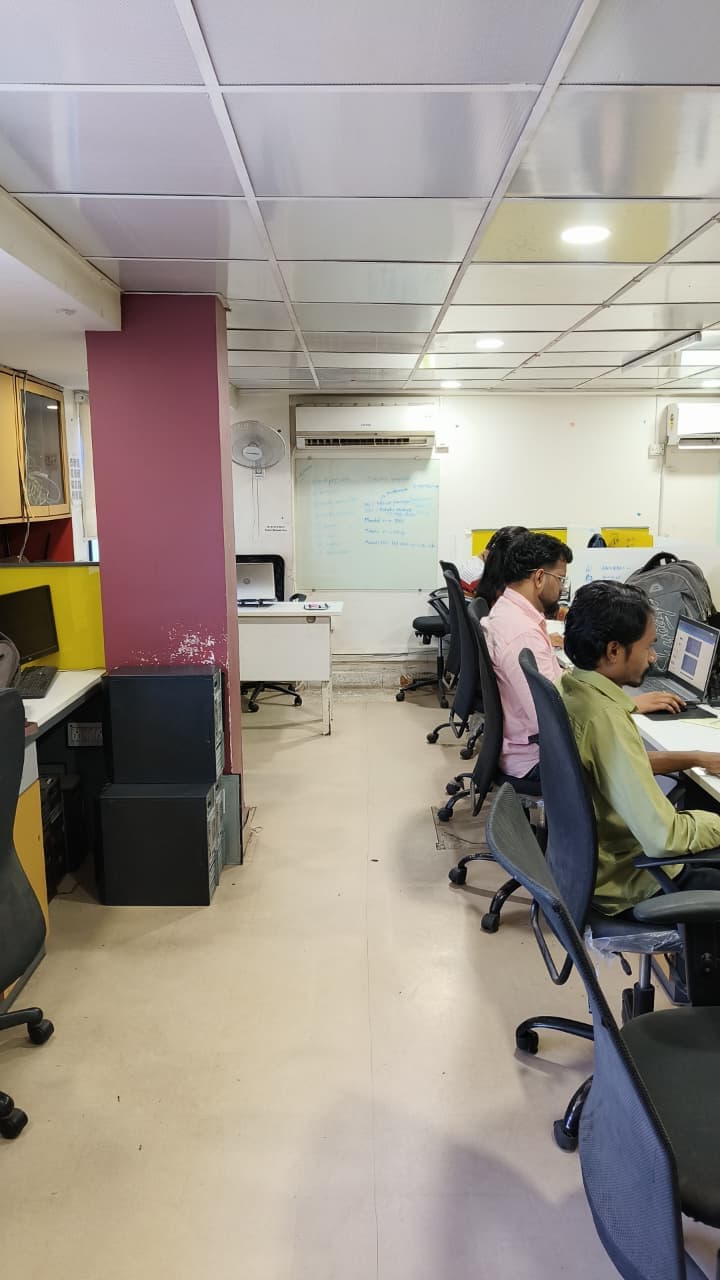 Abhinav Cowork Kothrud coworking space workstation4 Abhinav Cowork Kothrud coworking space workstation4