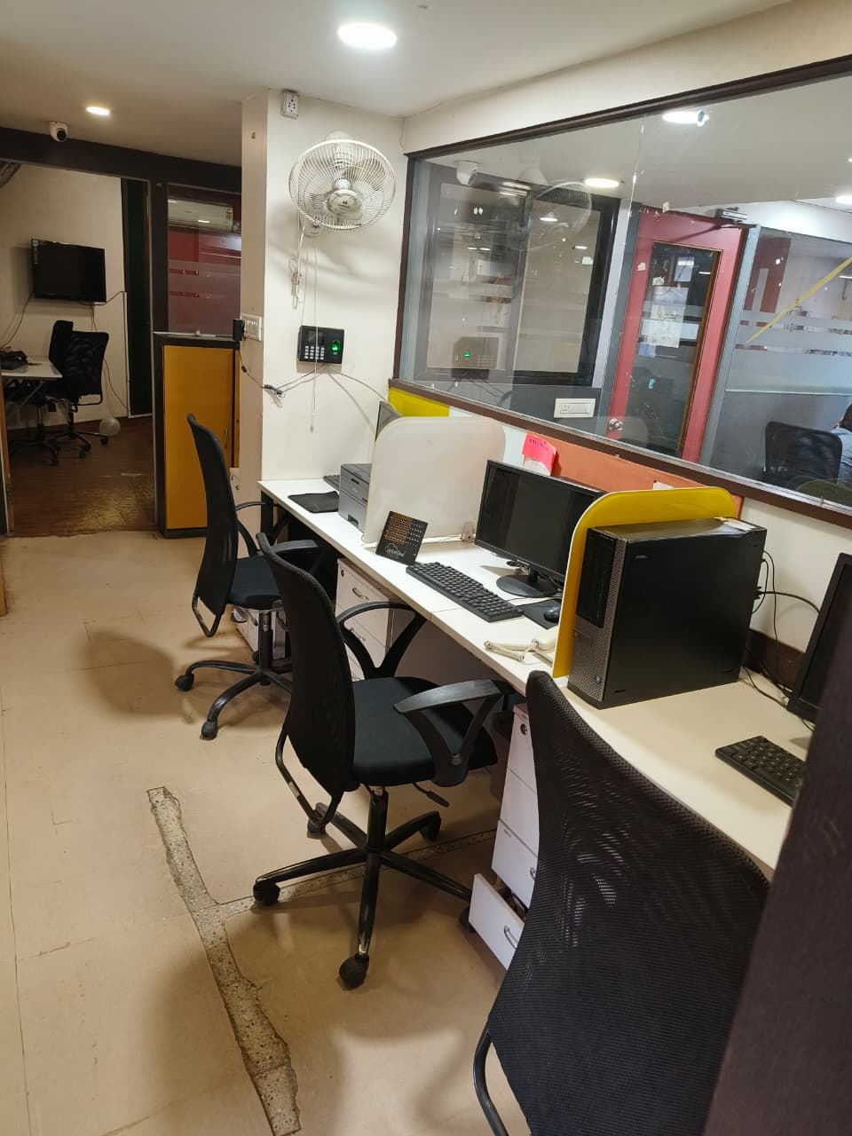 Abhinav Cowork Kothrud coworking space workstation6 Abhinav Cowork Kothrud coworking space workstation6