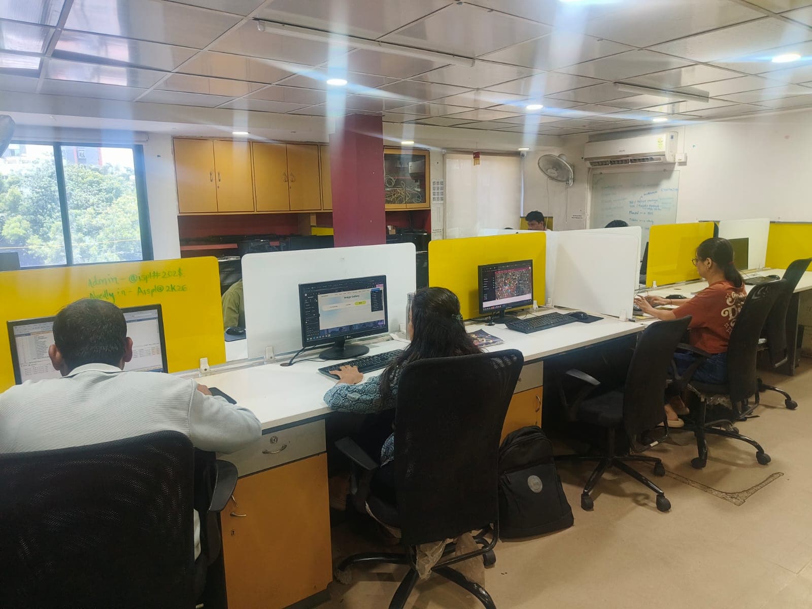 Abhinav Cowork Kothrud coworking space workstation1 Abhinav Cowork Kothrud coworking space workstation1