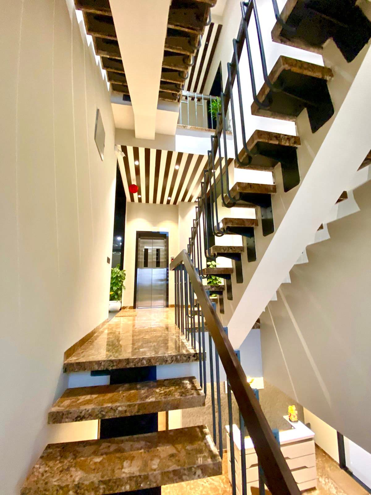 Stairs Area Stairs Area