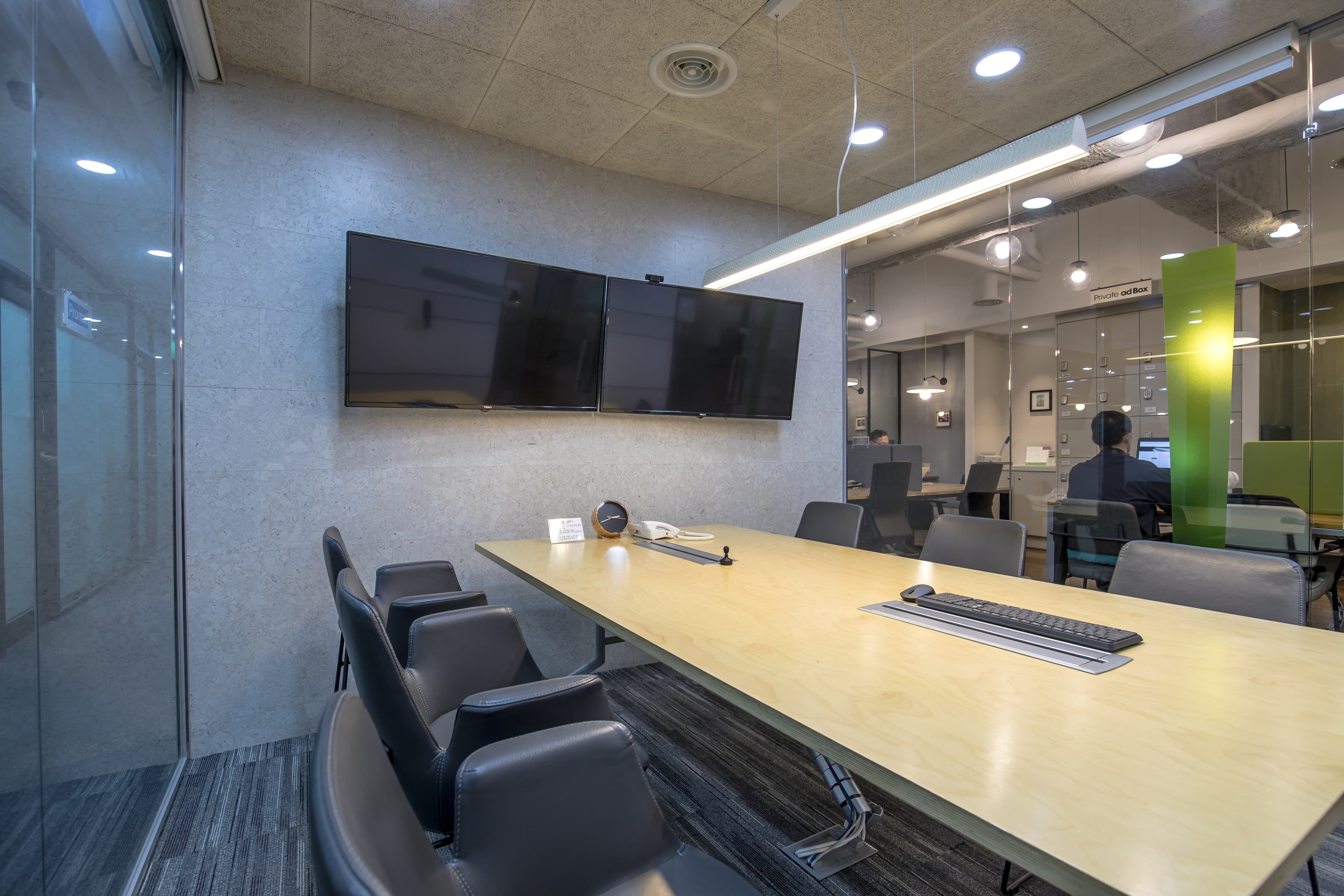 Meeting room for screen-meeting Meeting room for screen-meeting