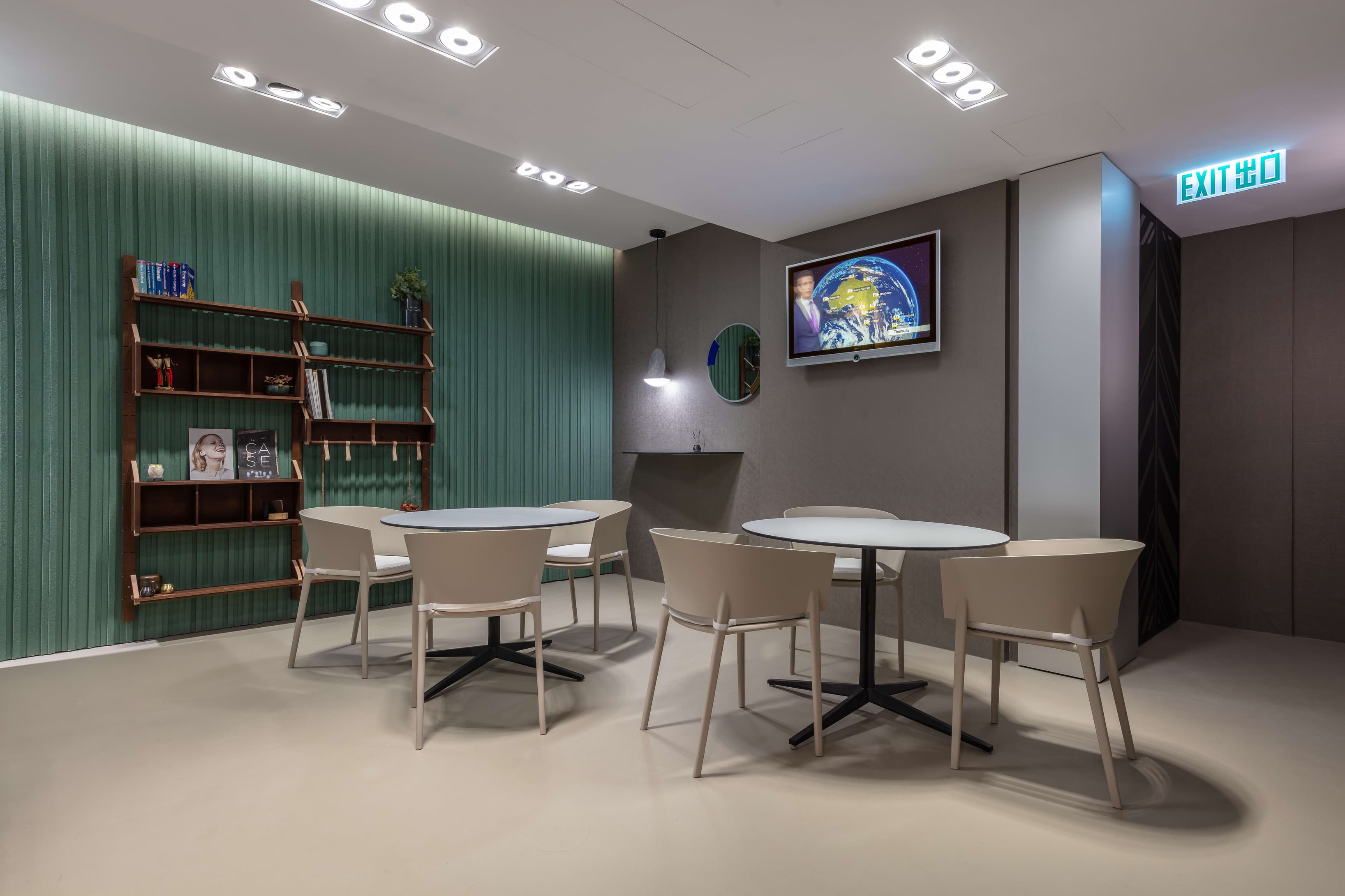 Breakout/Lounge Space Breakout/Lounge Space