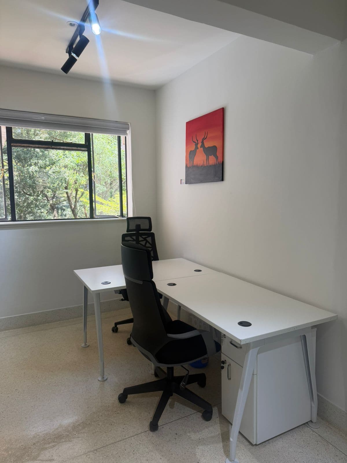 Hot Desk Hot Desk