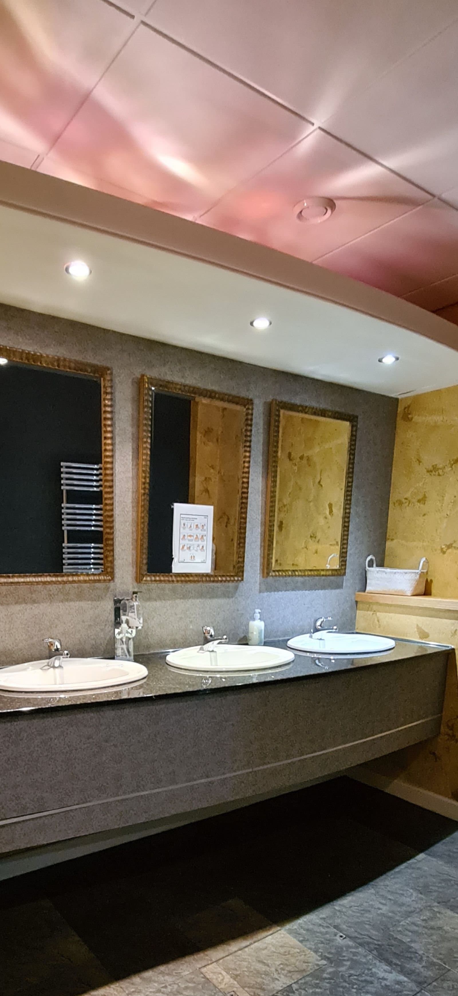 Toilets/ Bathroom Toilets/ Bathroom