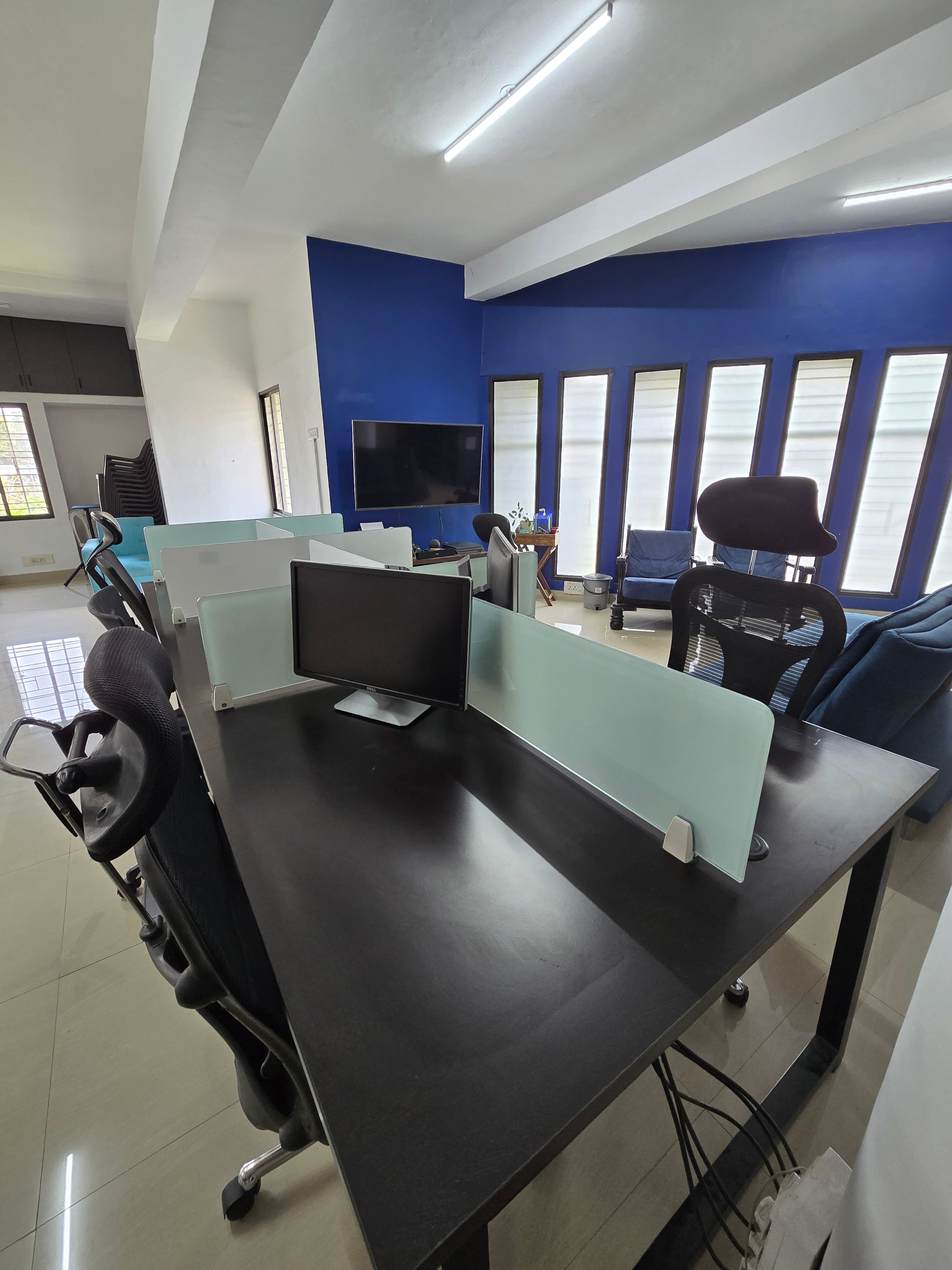 Dedicated Executive work desk Dedicated Executive work desk