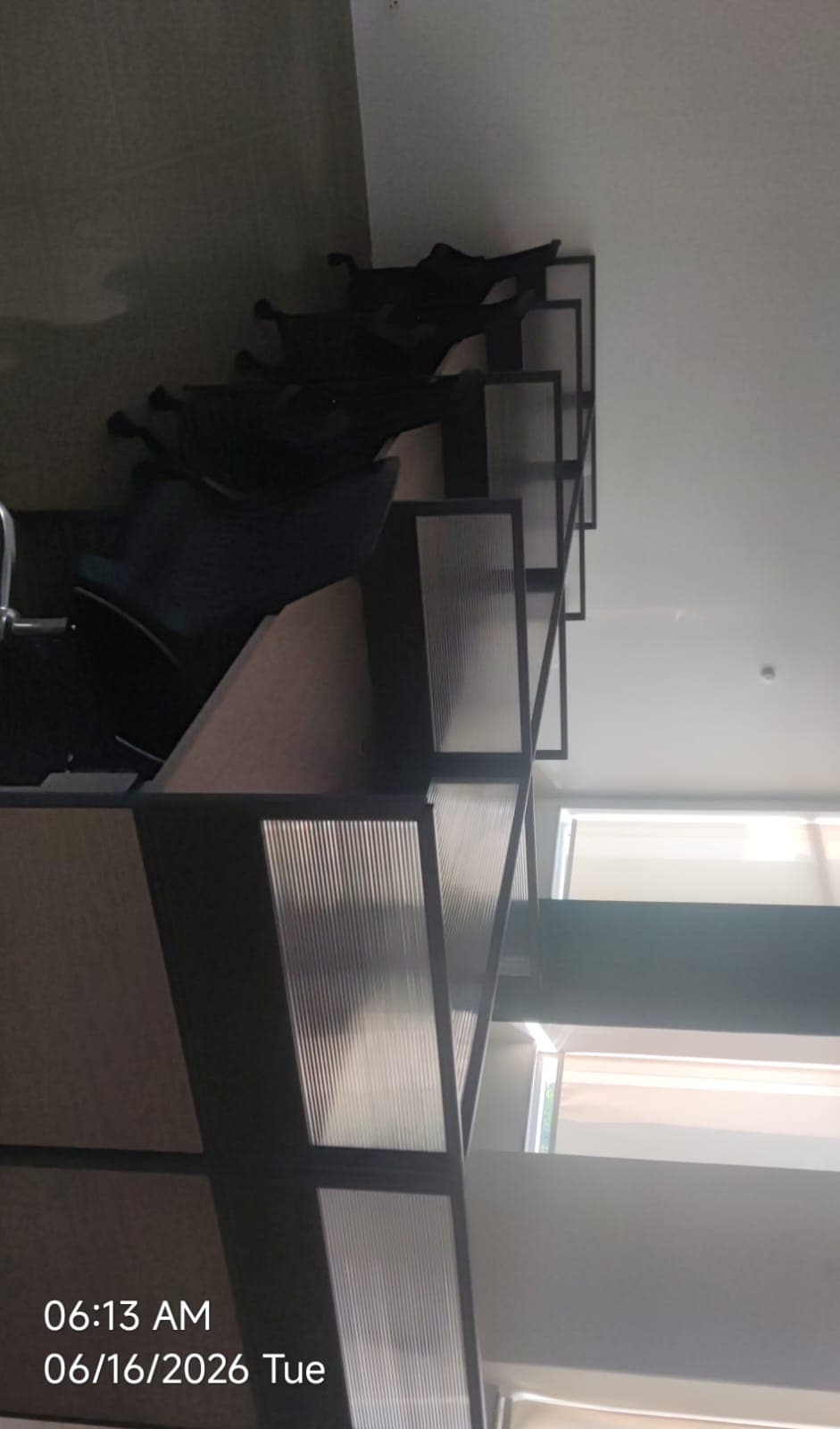 A clean, modern workstation with a spacious desk, ergonomic chair, good lighting, and neatly arranged essentials. A clean, modern workstation with a spacious desk, ergonomic chair, good lighting, and neatly arranged essentials.