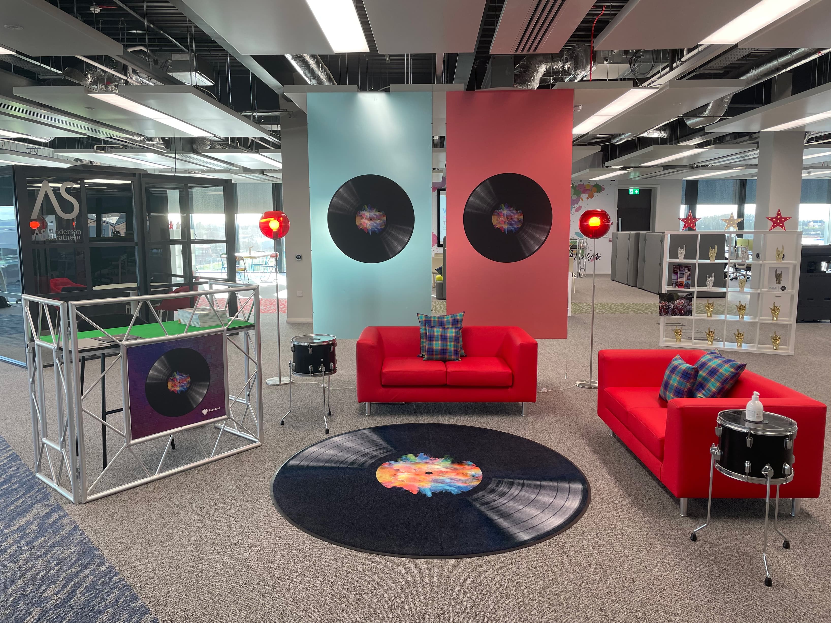 Breakout/Lounge Space Breakout/Lounge Space