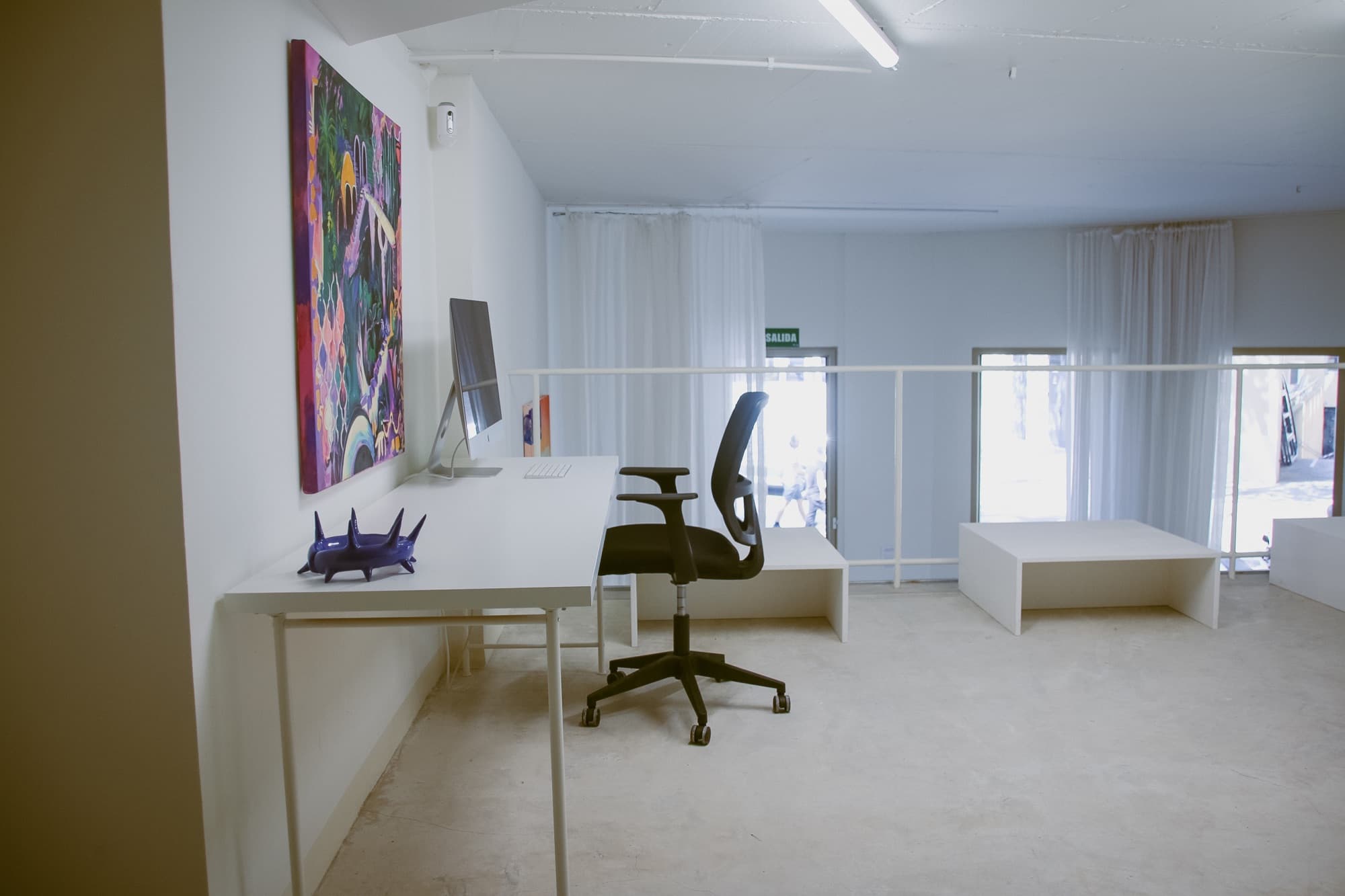 Desks in daylight from three 4 m windows Desks in daylight from three 4 m windows