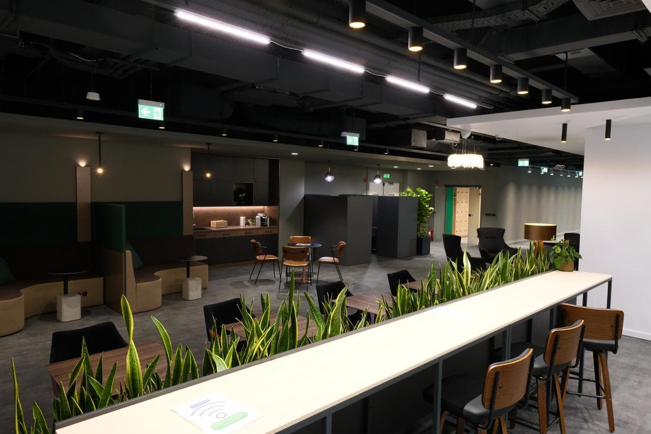 Phase 2 Lounge (premium) Phase 2 Lounge (premium)