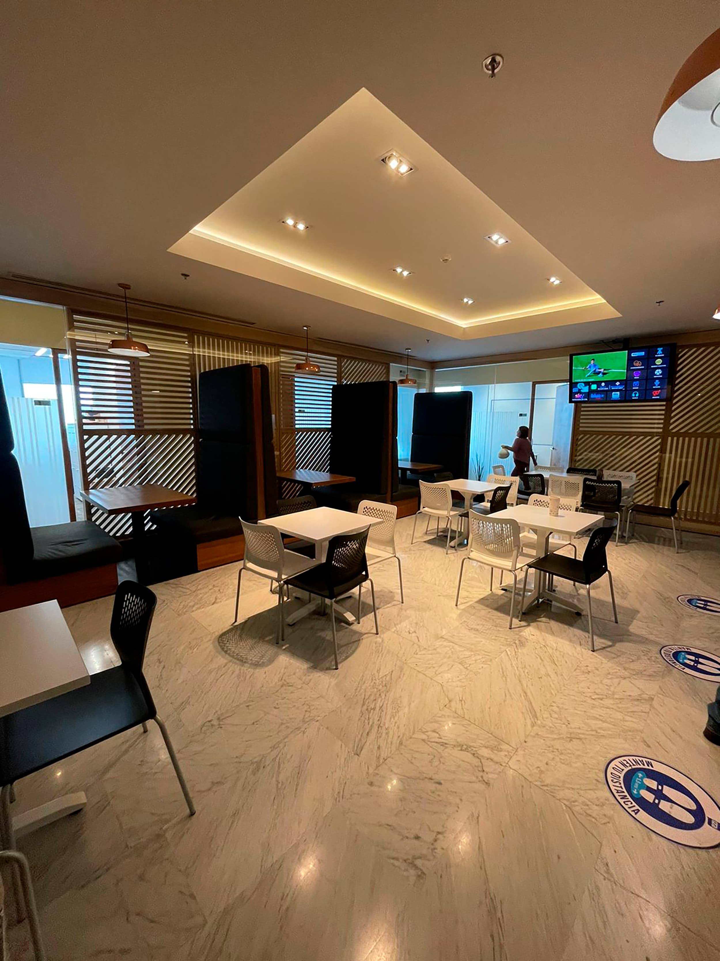 37670-37670-588984.jpg 37670-37670-588984.jpg