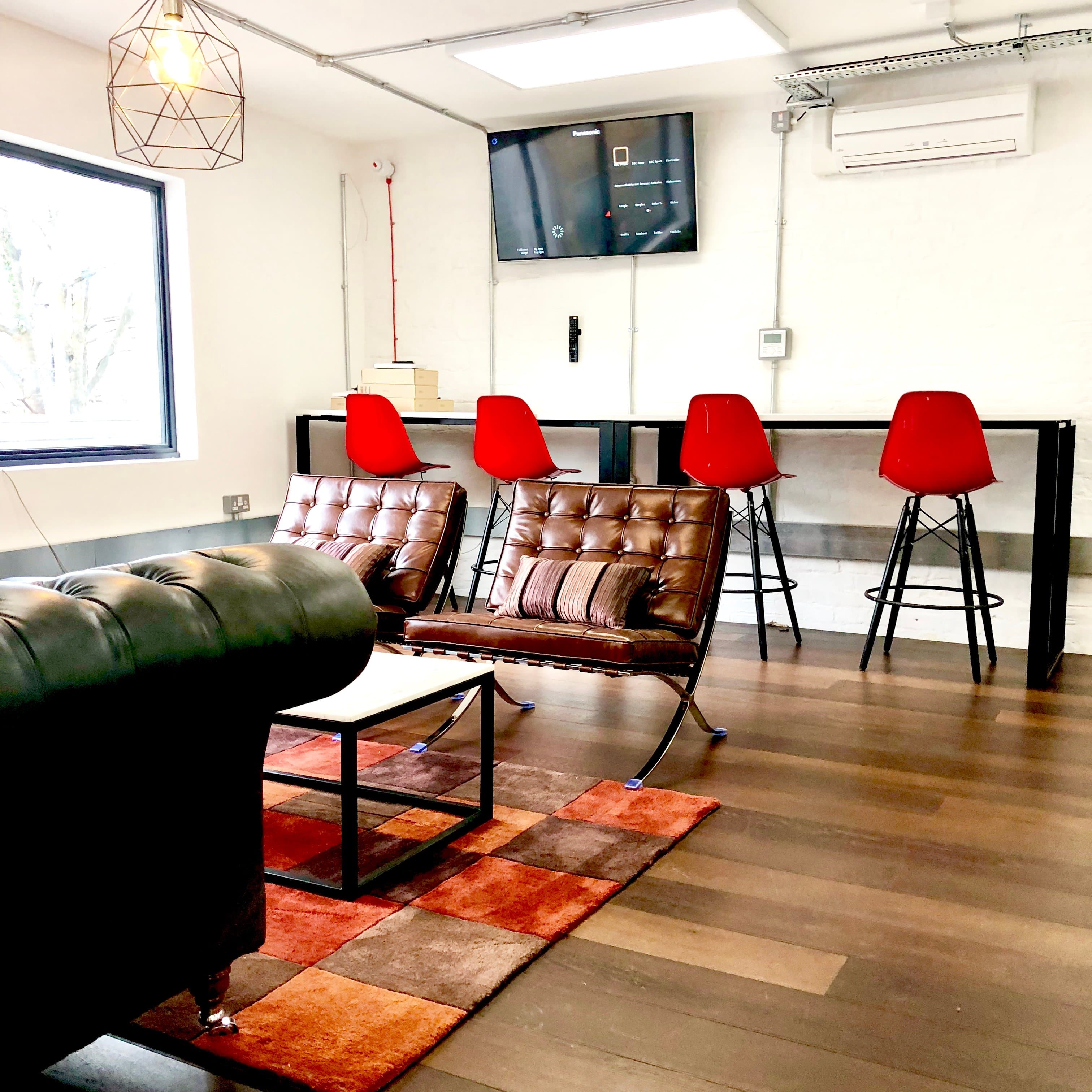 Breakout/Lounge Space Breakout/Lounge Space