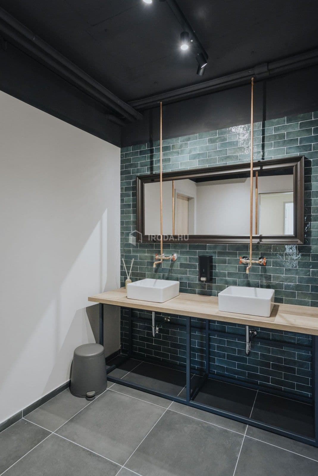 Toilets/ Bathroom Toilets/ Bathroom