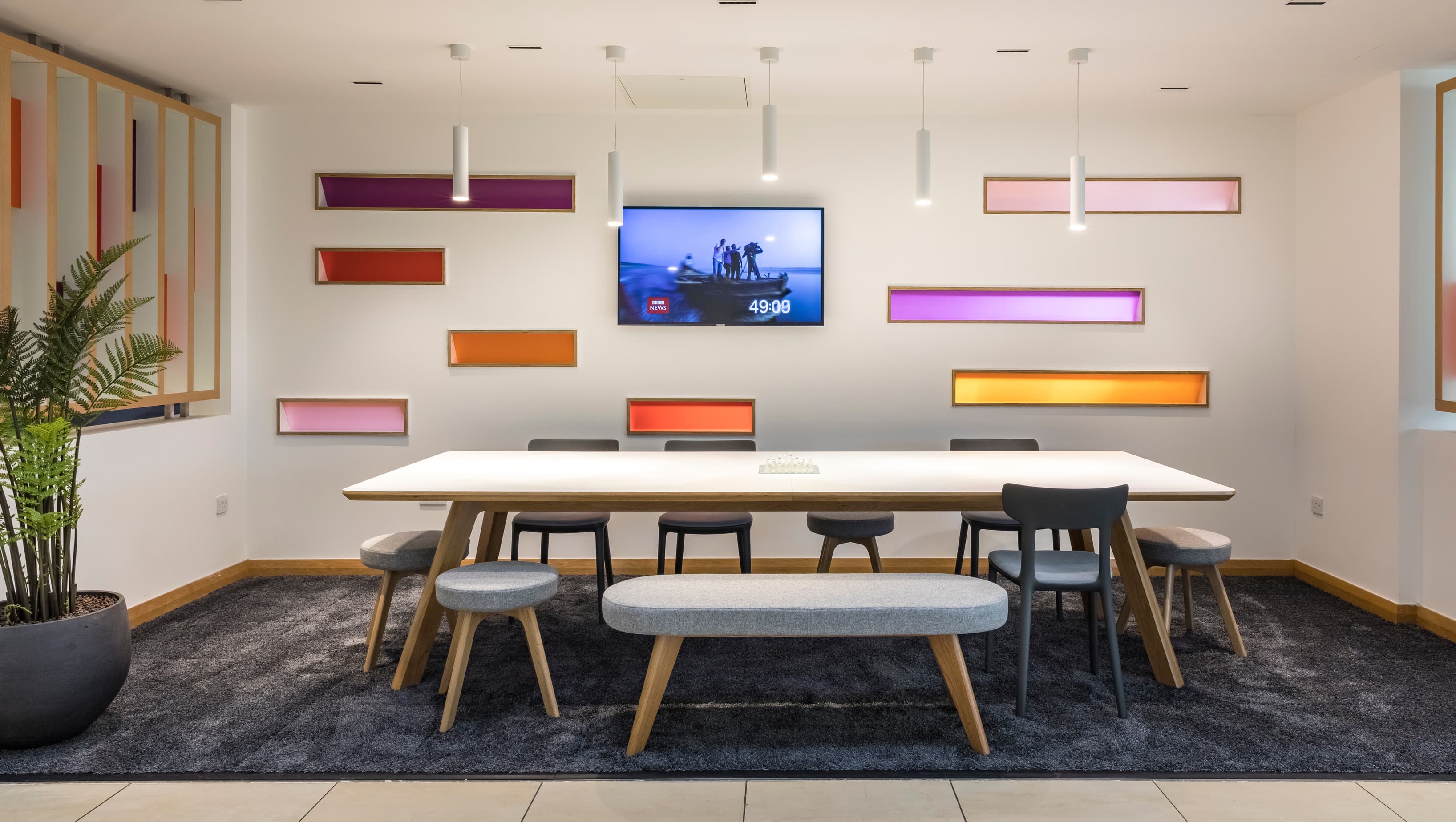 Breakout Space Breakout Space