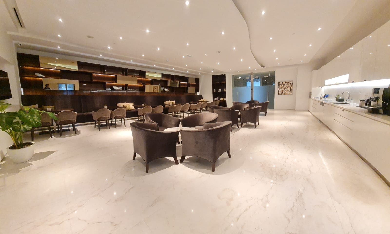 LOUNGE LOUNGE