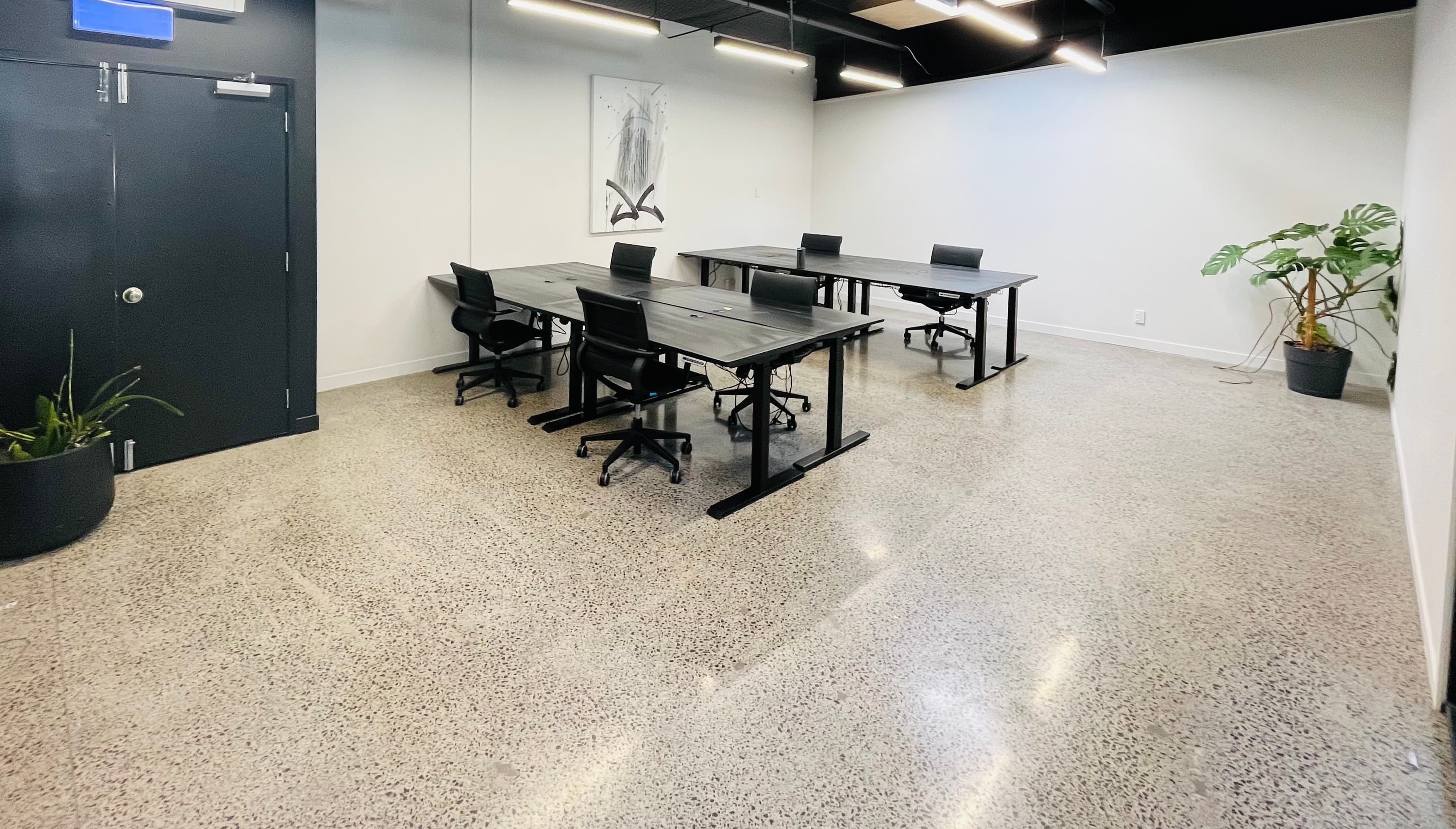 8-pax Private Studio 8-pax Private Studio