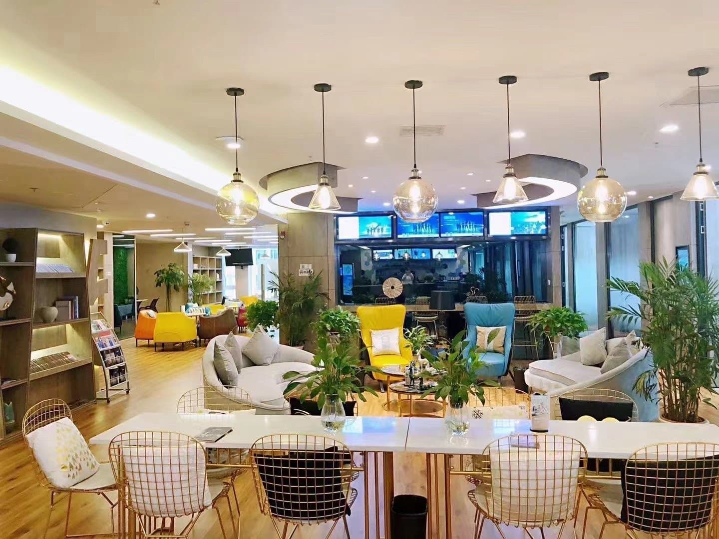 Breakout/Lounge Space Breakout/Lounge Space