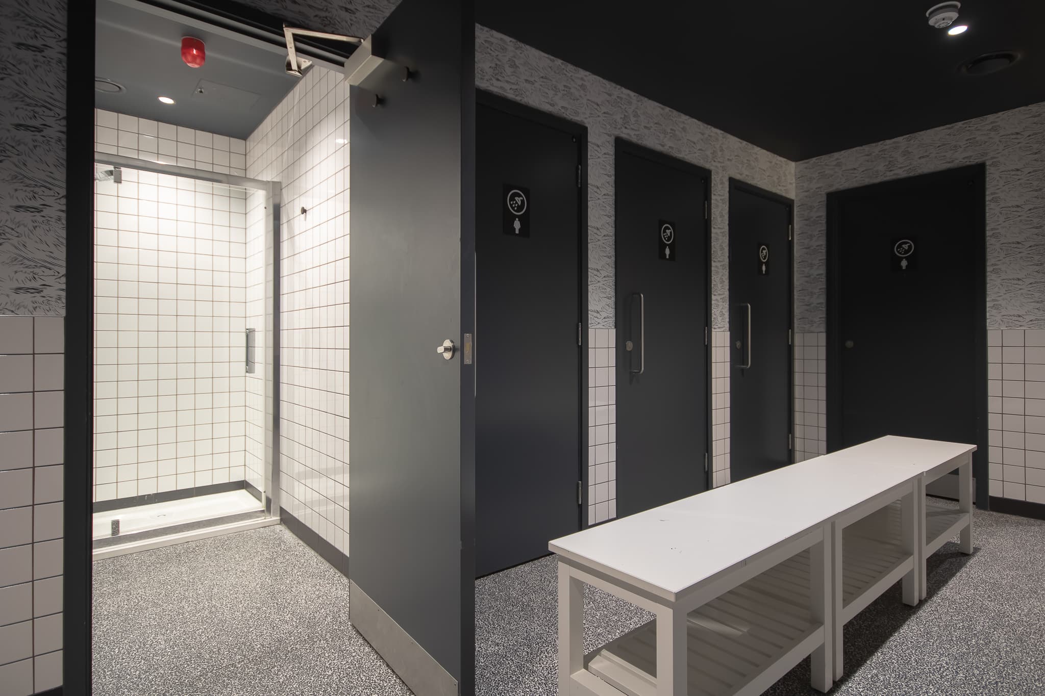 Toilets/ Bathroom Toilets/ Bathroom