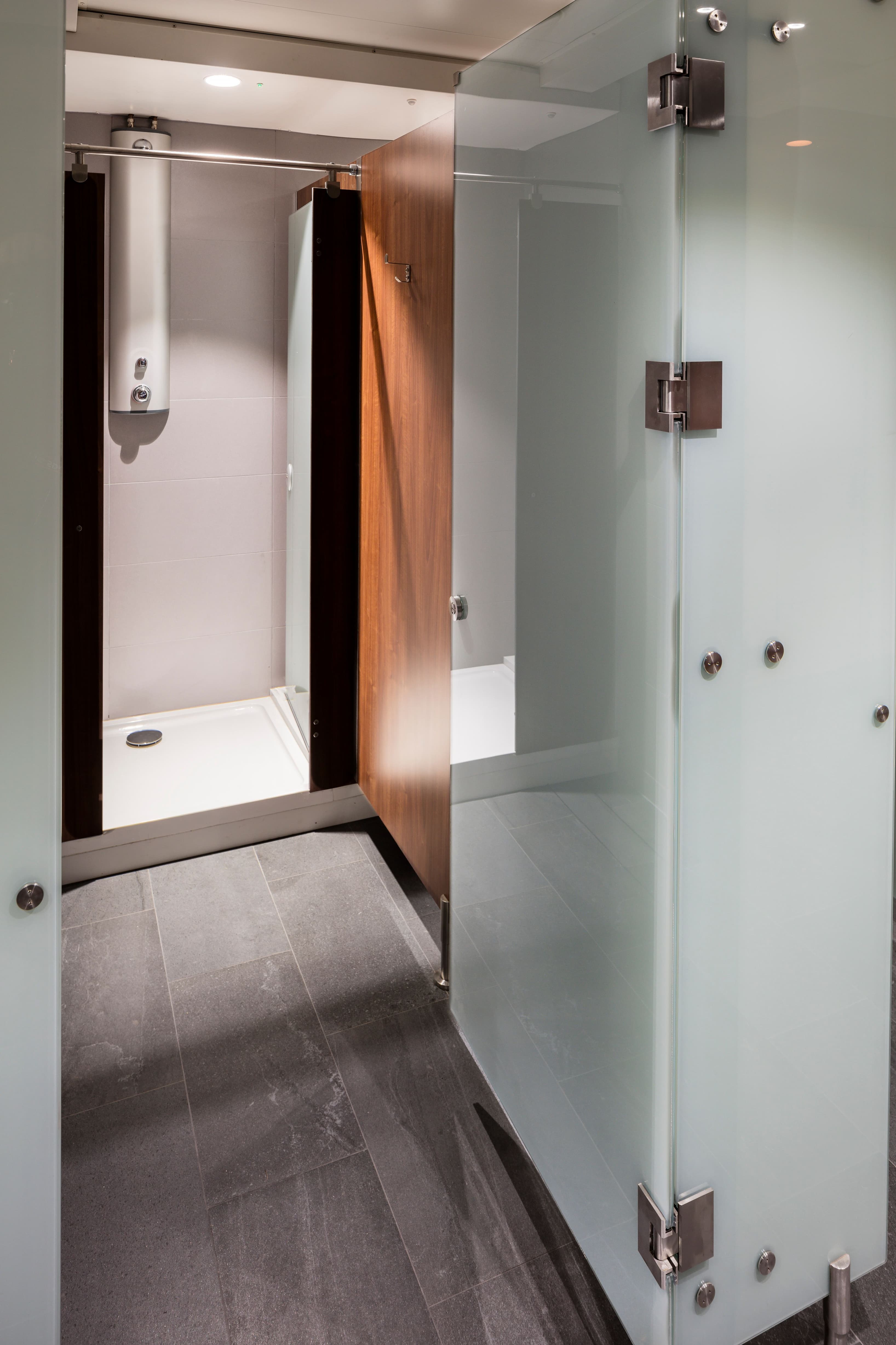Toilets/ Bathroom Toilets/ Bathroom
