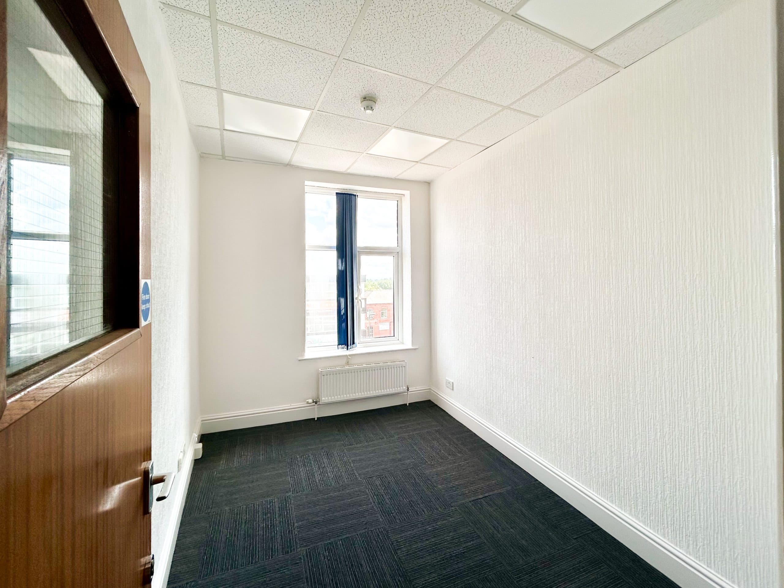 HQ BUSINESS CENTRE HQ BUSINESS CENTRE