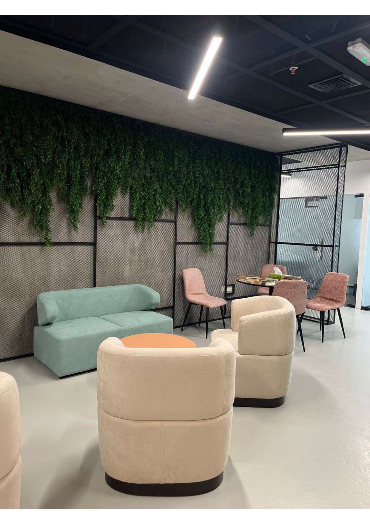 Breakout/Lounge Space Breakout/Lounge Space