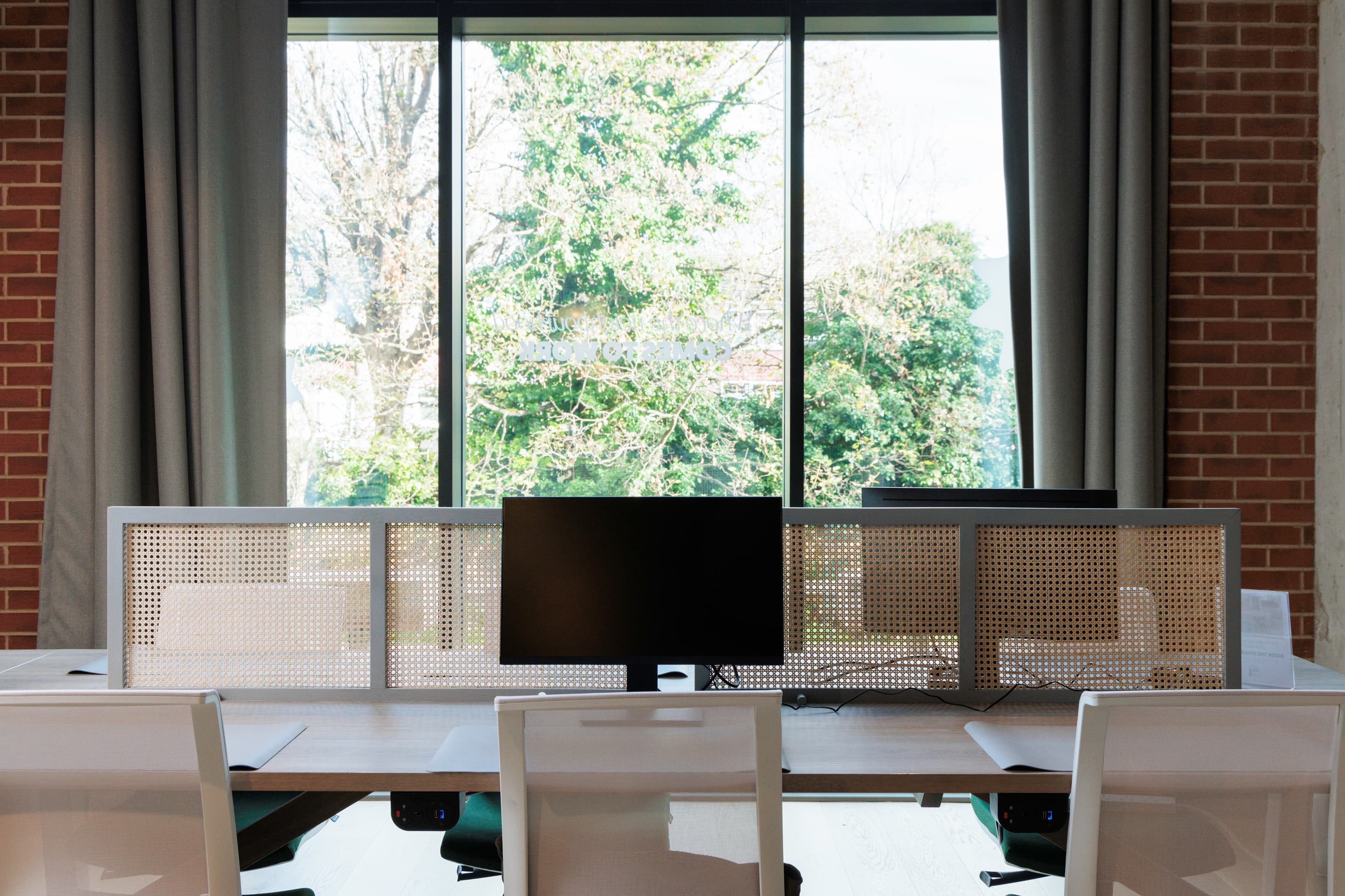 Hot Desking Hot Desking