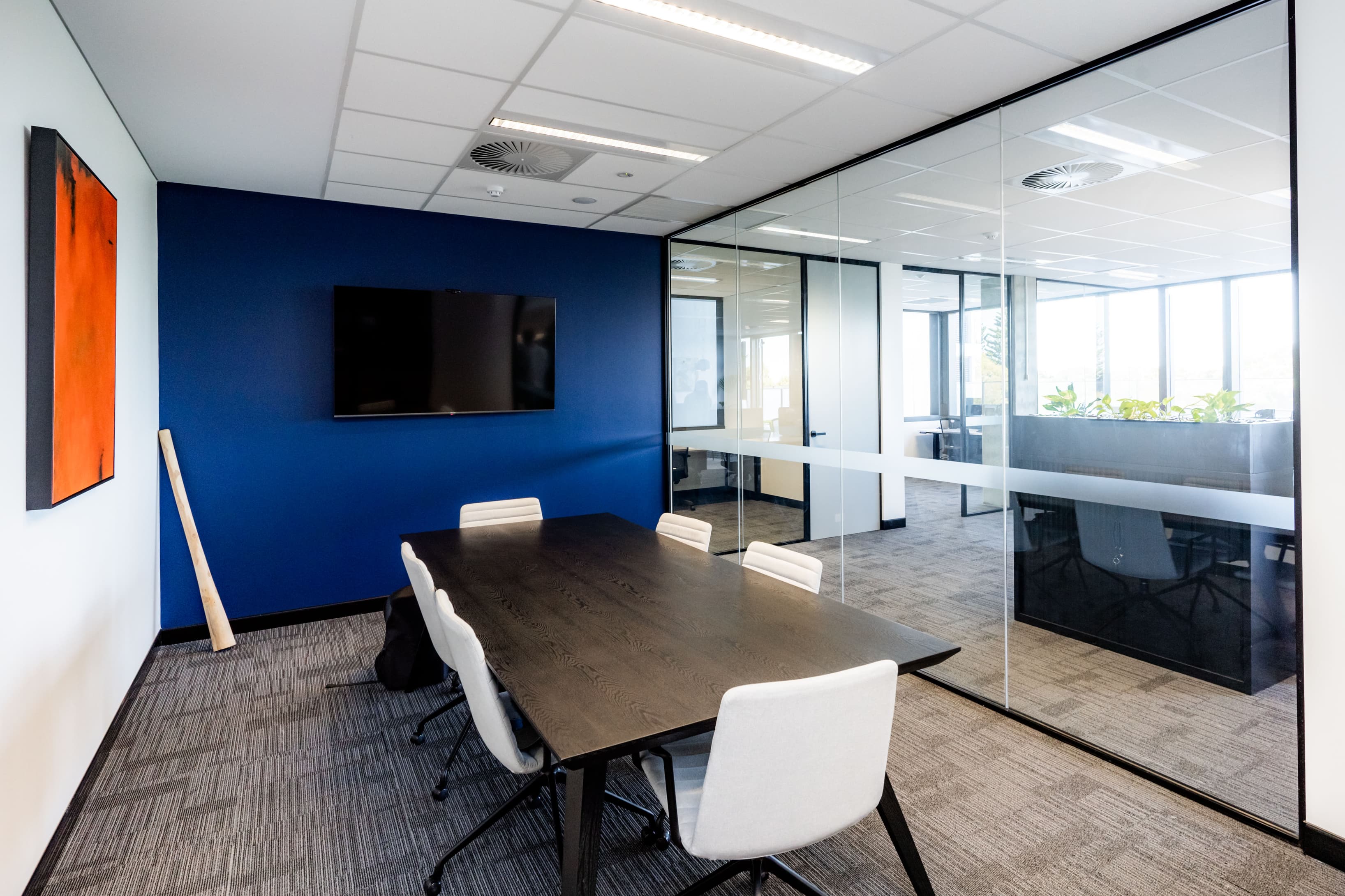 Meeting room / Desk space Meeting room / Desk space