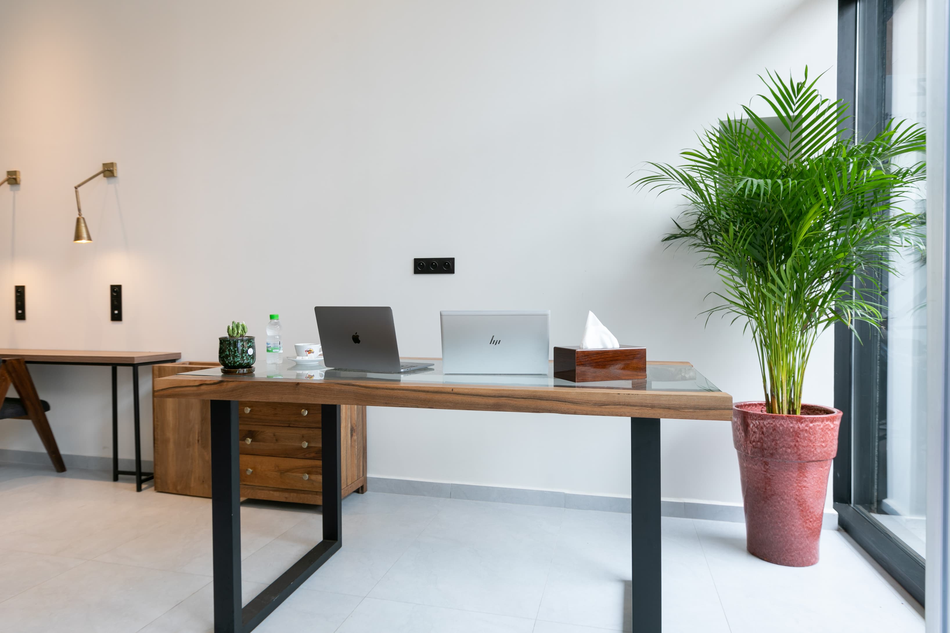 main desk reception main desk reception