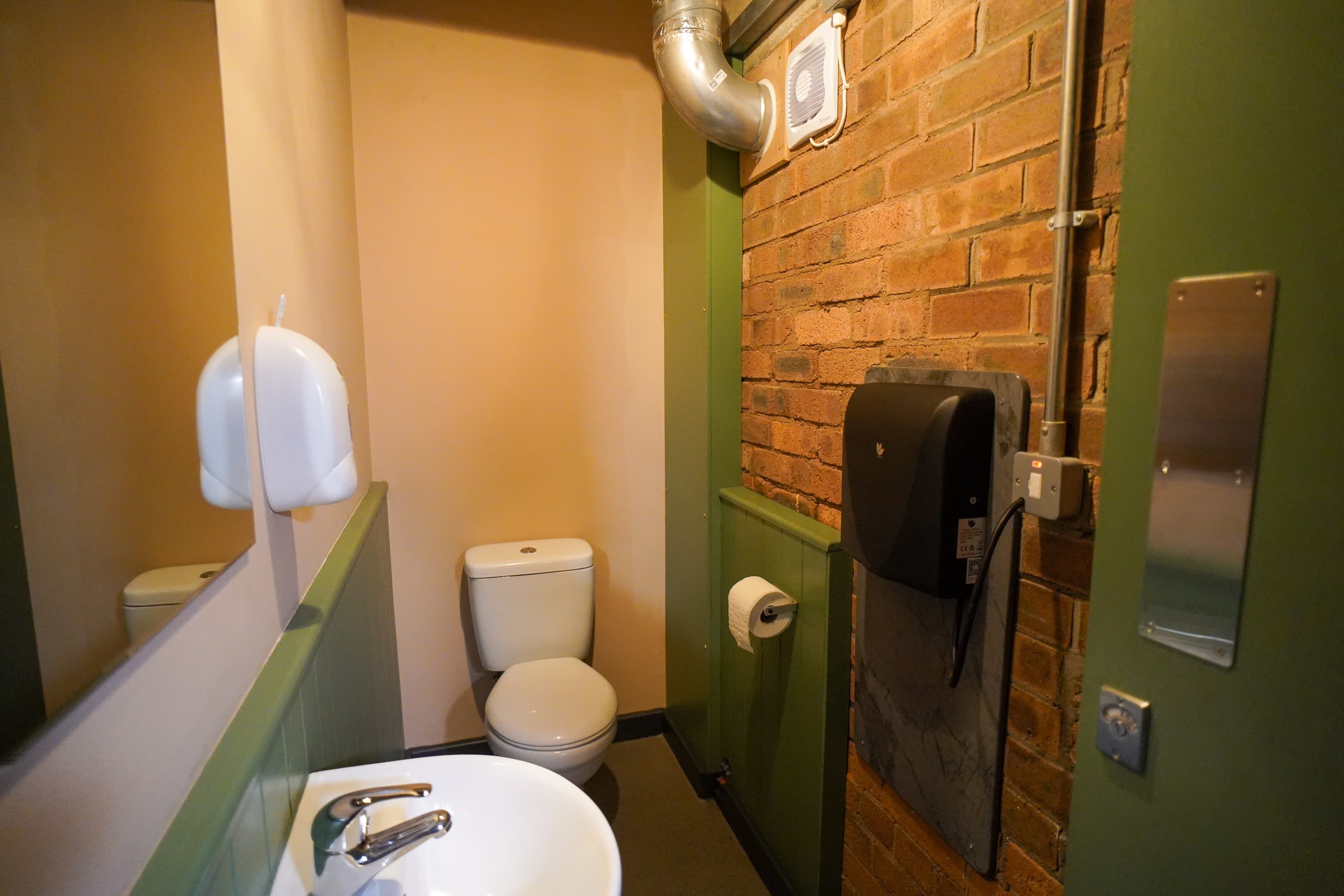 Breakout/Lounge Space Breakout/Lounge Space