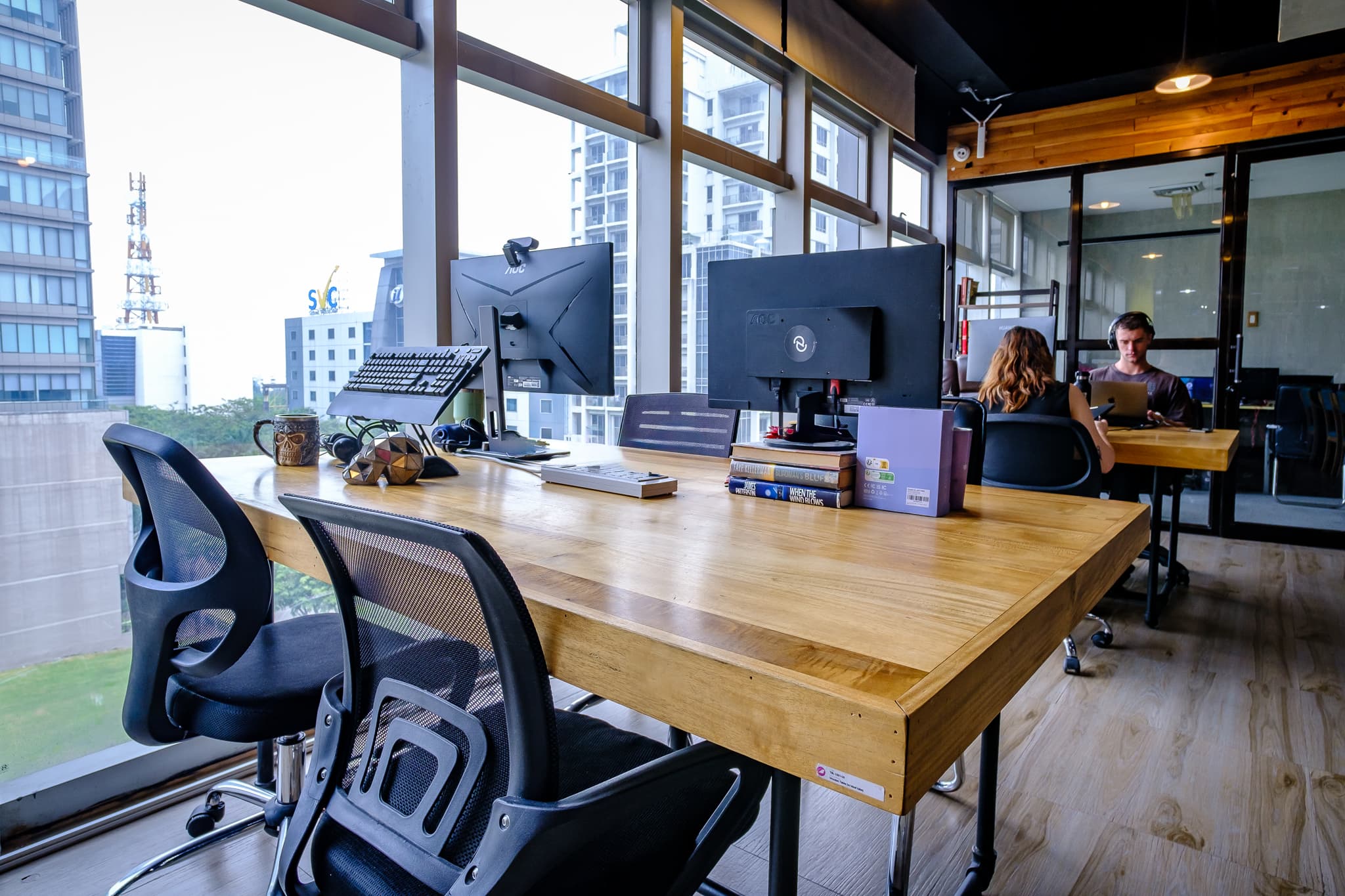 You don't need a whole office for a great view, just get these desks by the window You don't need a whole office for a great view, just get these desks by the window