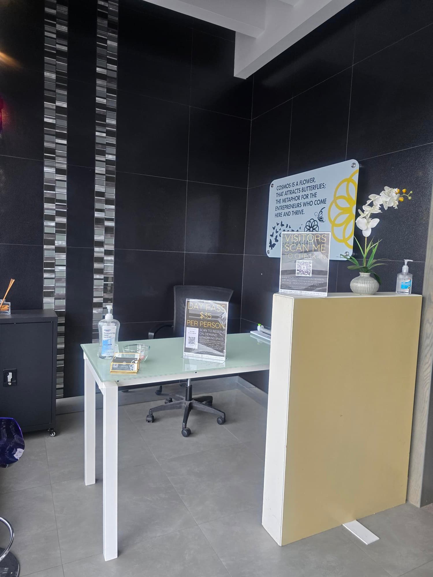 The Lobby Dedicated Desk The Lobby Dedicated Desk