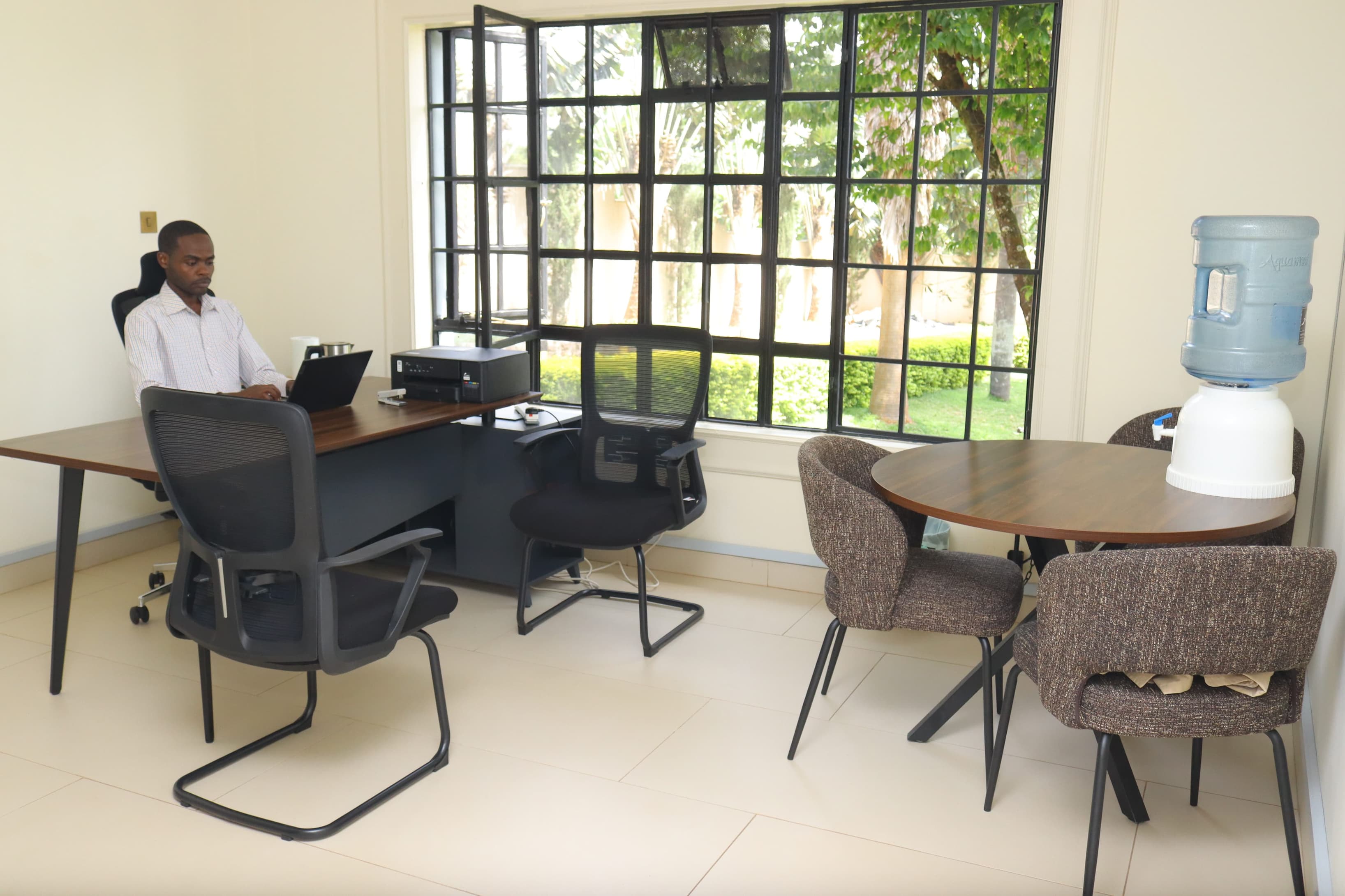 Private Office for One Private Office for One