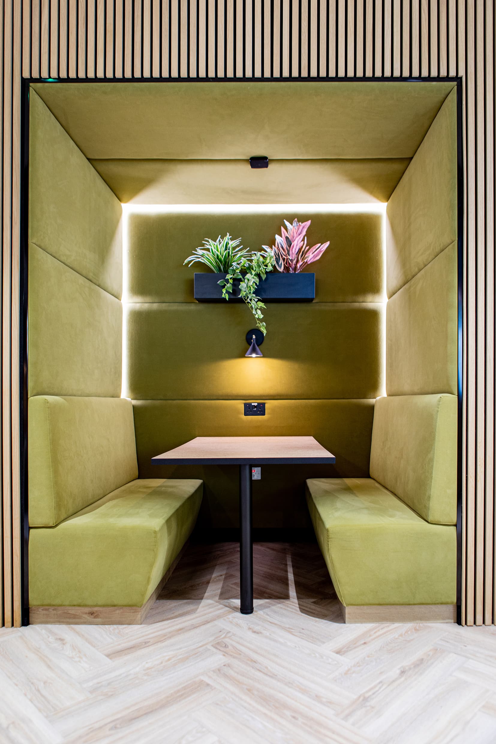 When you need a change of scenery, our stylish communal spaces offer the perfect place to work. When you need a change of scenery, our stylish communal spaces offer the perfect place to work.