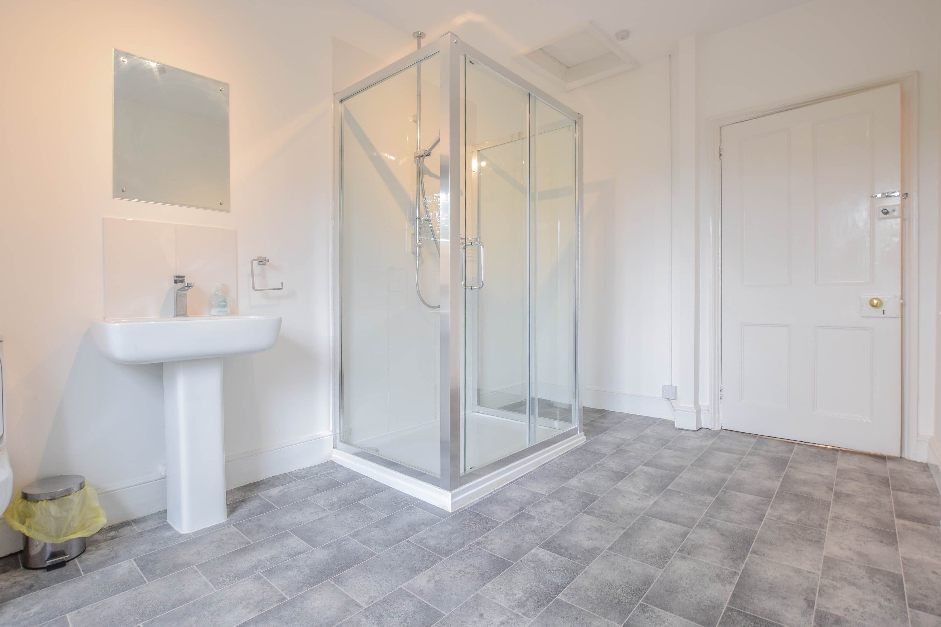 Toilets/ Bathroom Toilets/ Bathroom