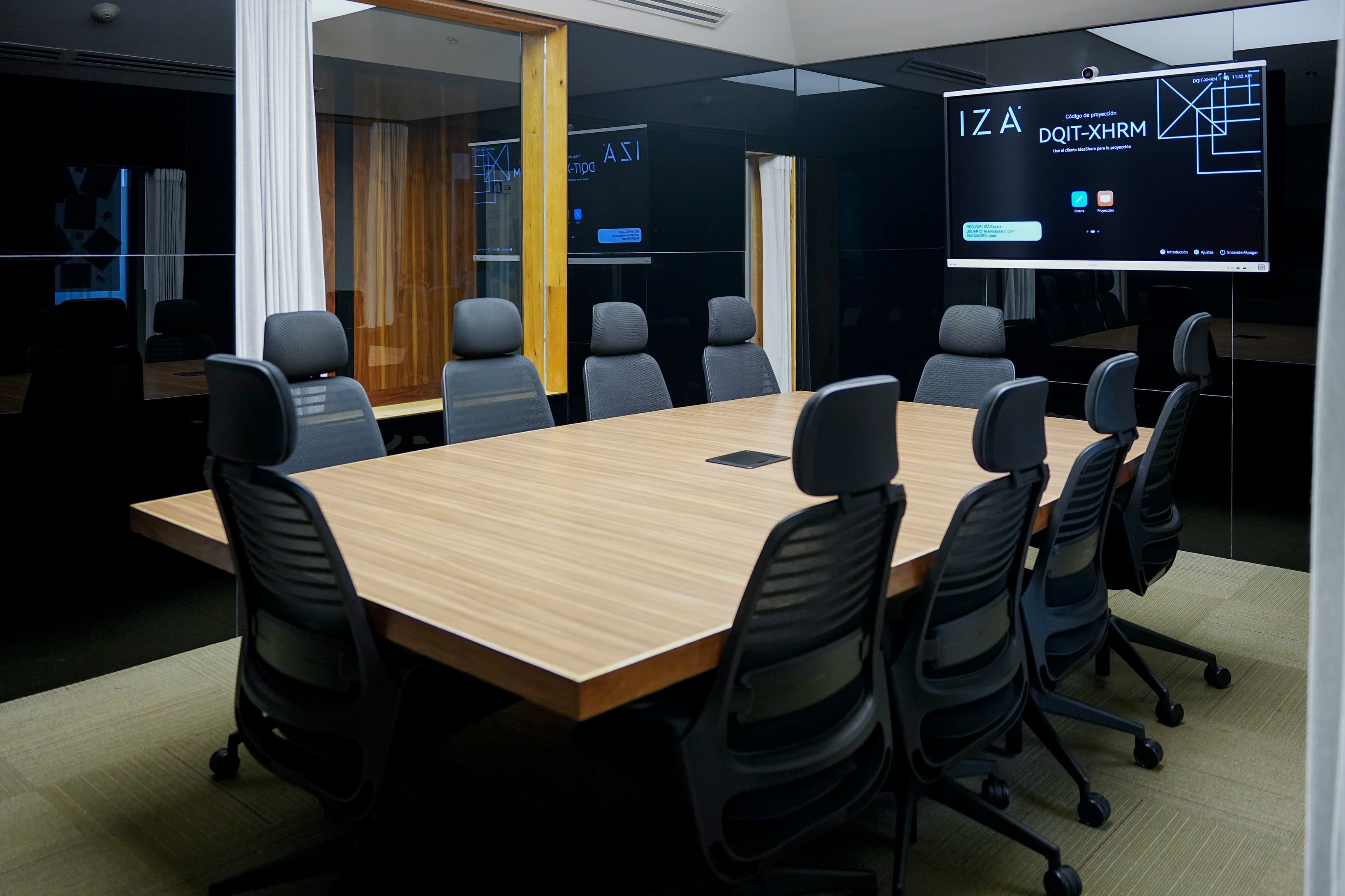 Learn about memberships designed for professionals who need access to IZA locations in Mexico. Learn about memberships designed for professionals who need access to IZA locations in Mexico.