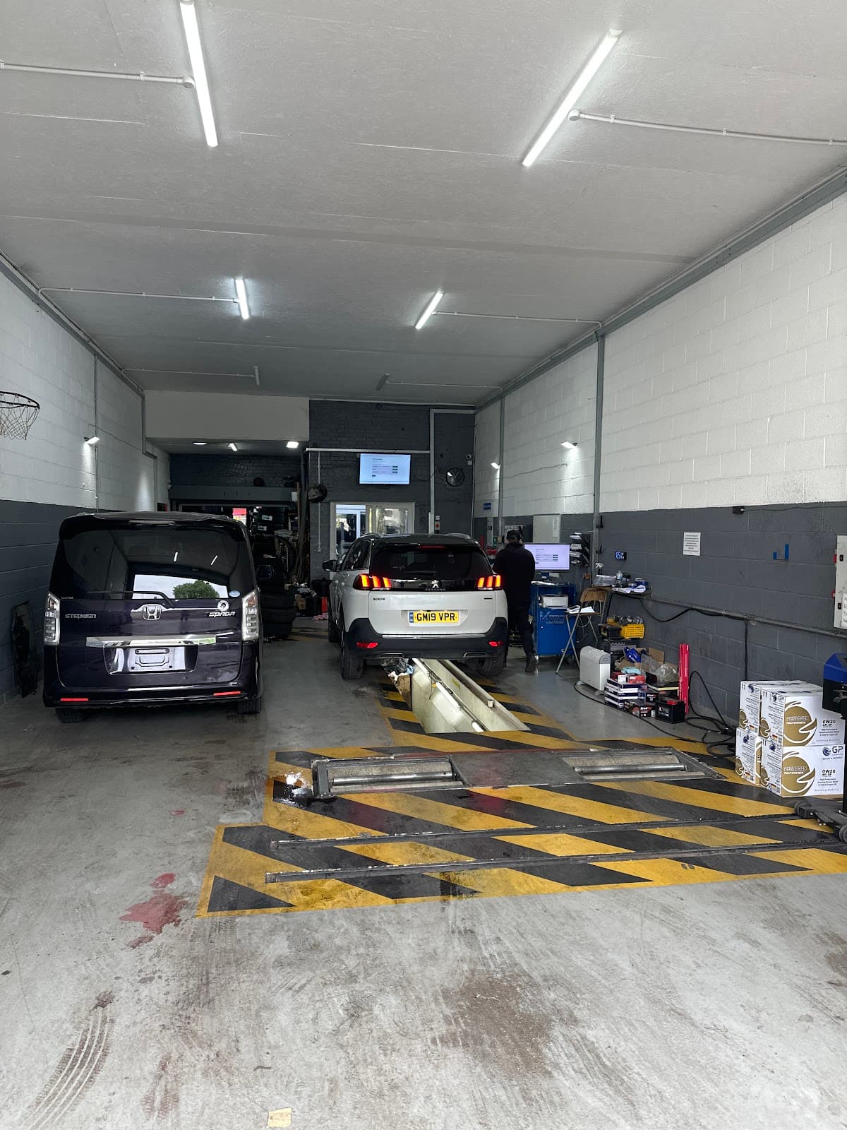 Car inspection station Car inspection station
