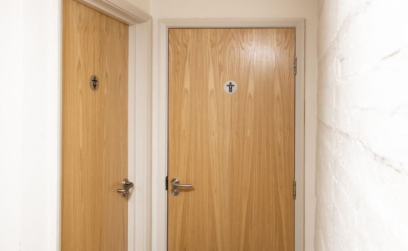 Toilets/ Bathroom Toilets/ Bathroom