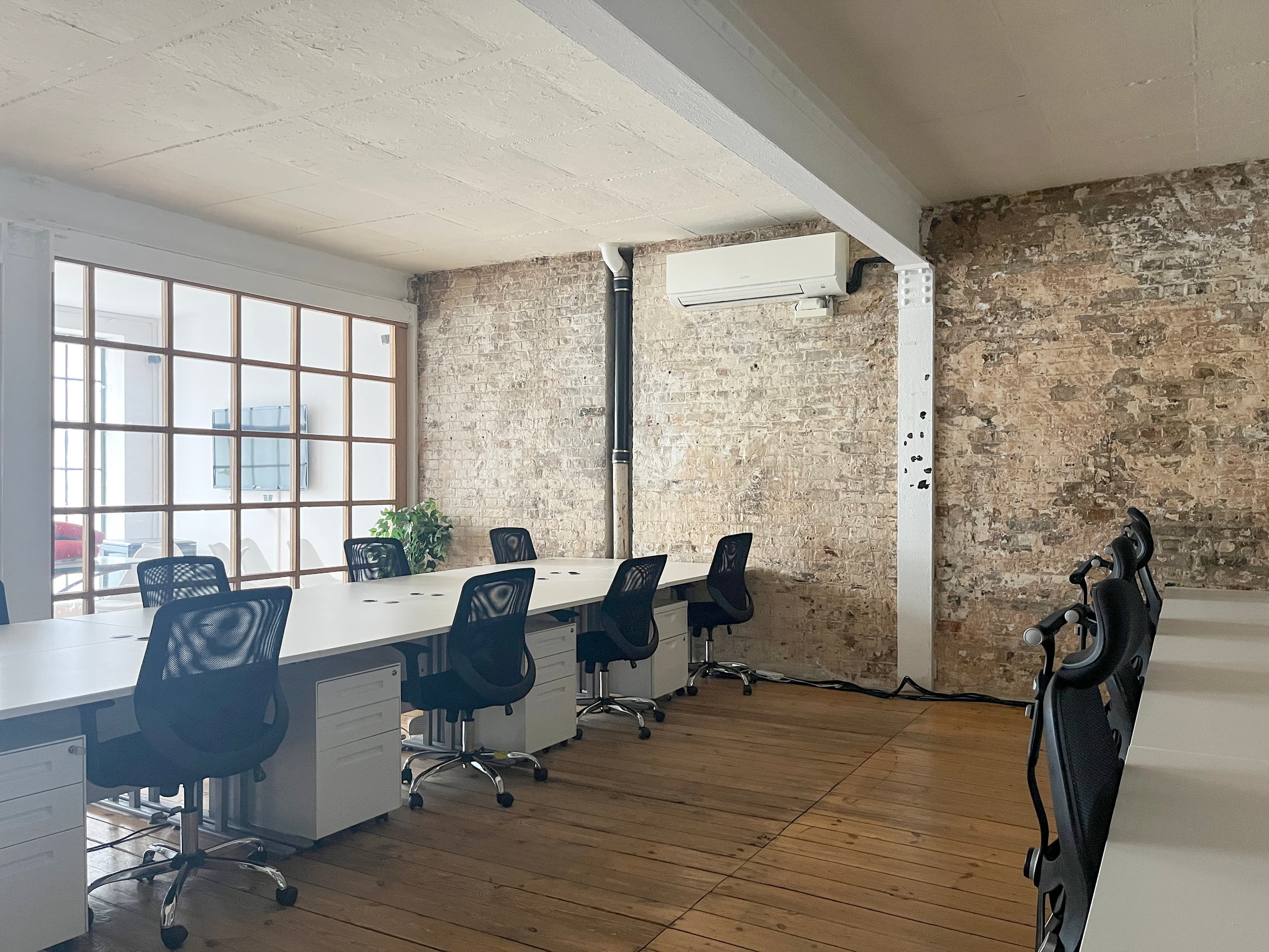 Coworking desk Coworking desk