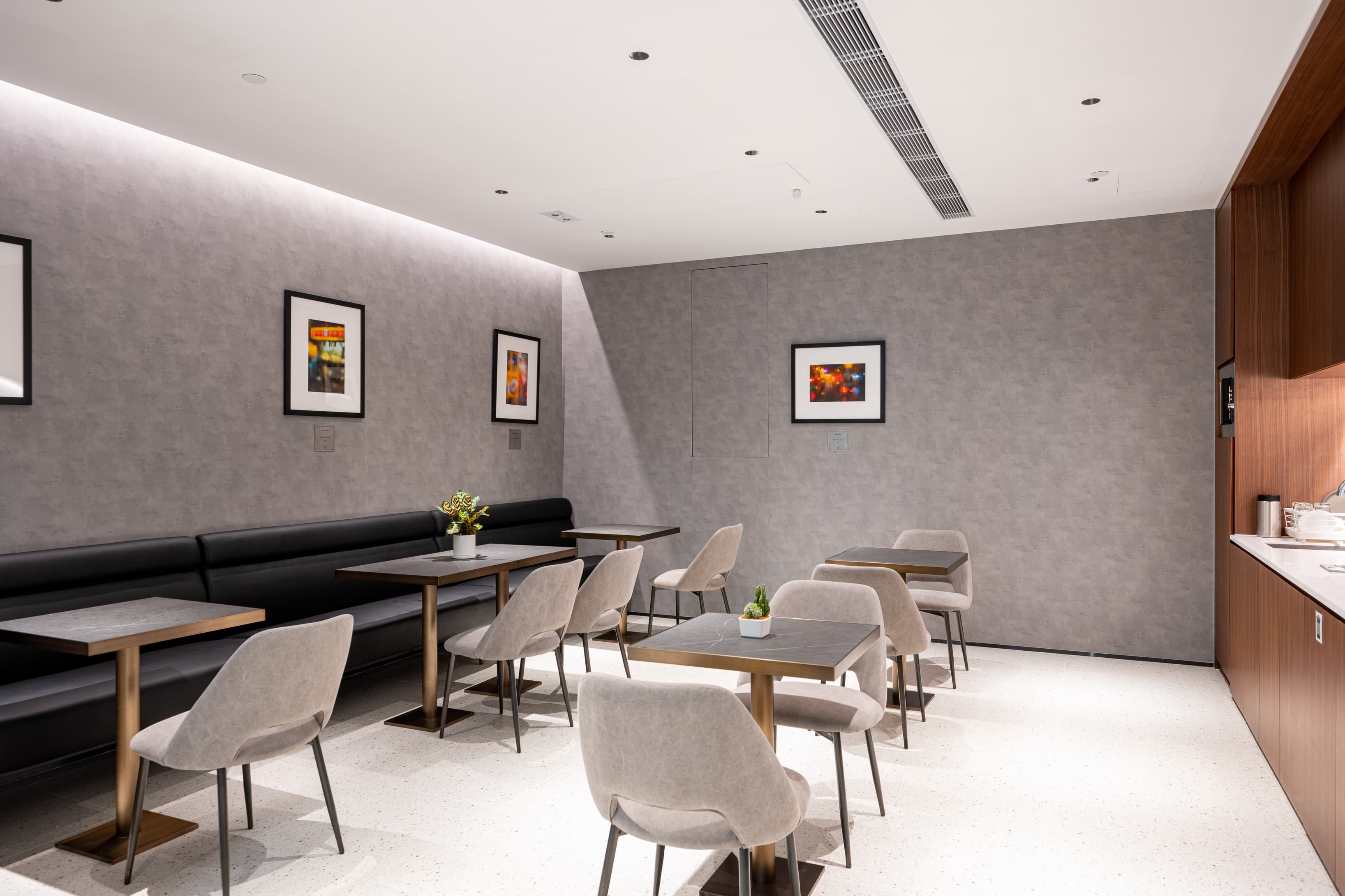 Breakout/Lounge Space Breakout/Lounge Space