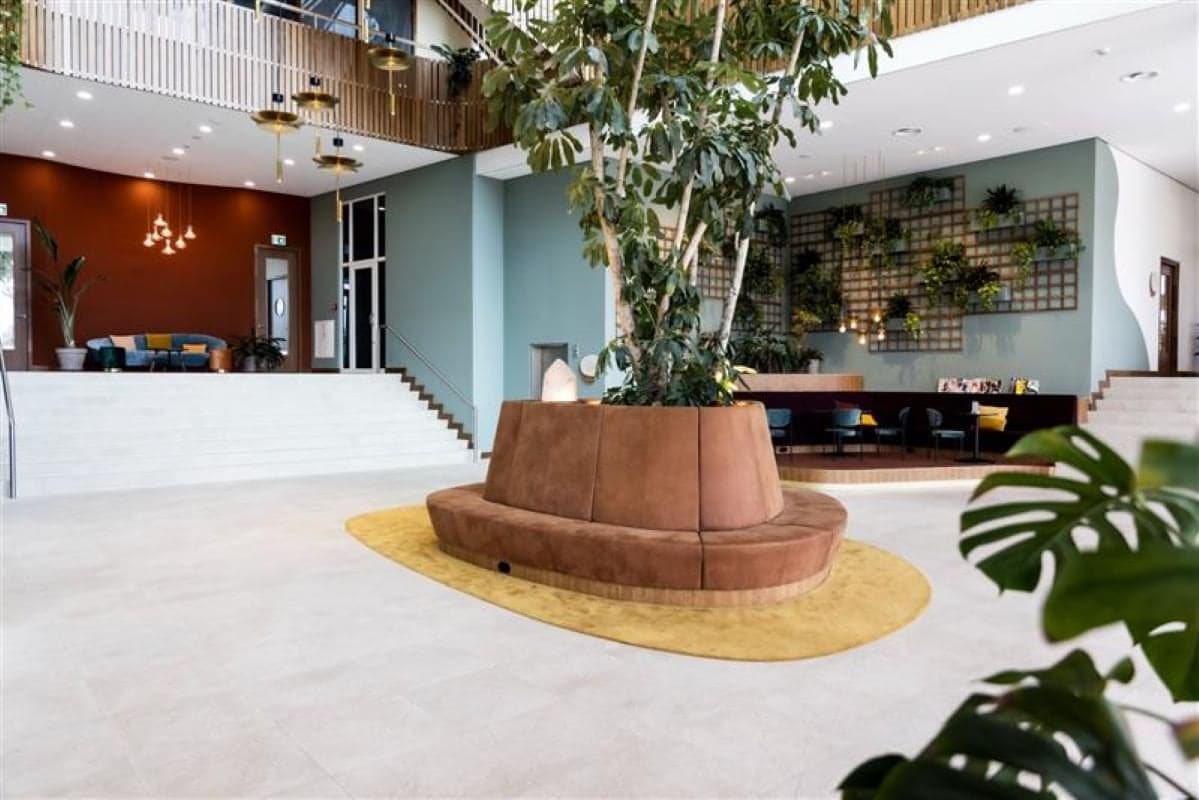 Lobby Lobby