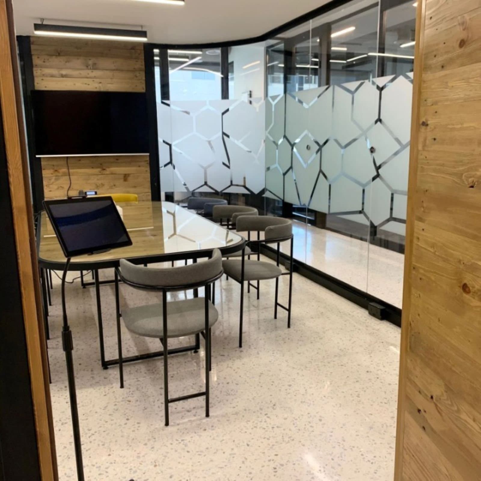 76878-76878-802718.jpg 76878-76878-802718.jpg