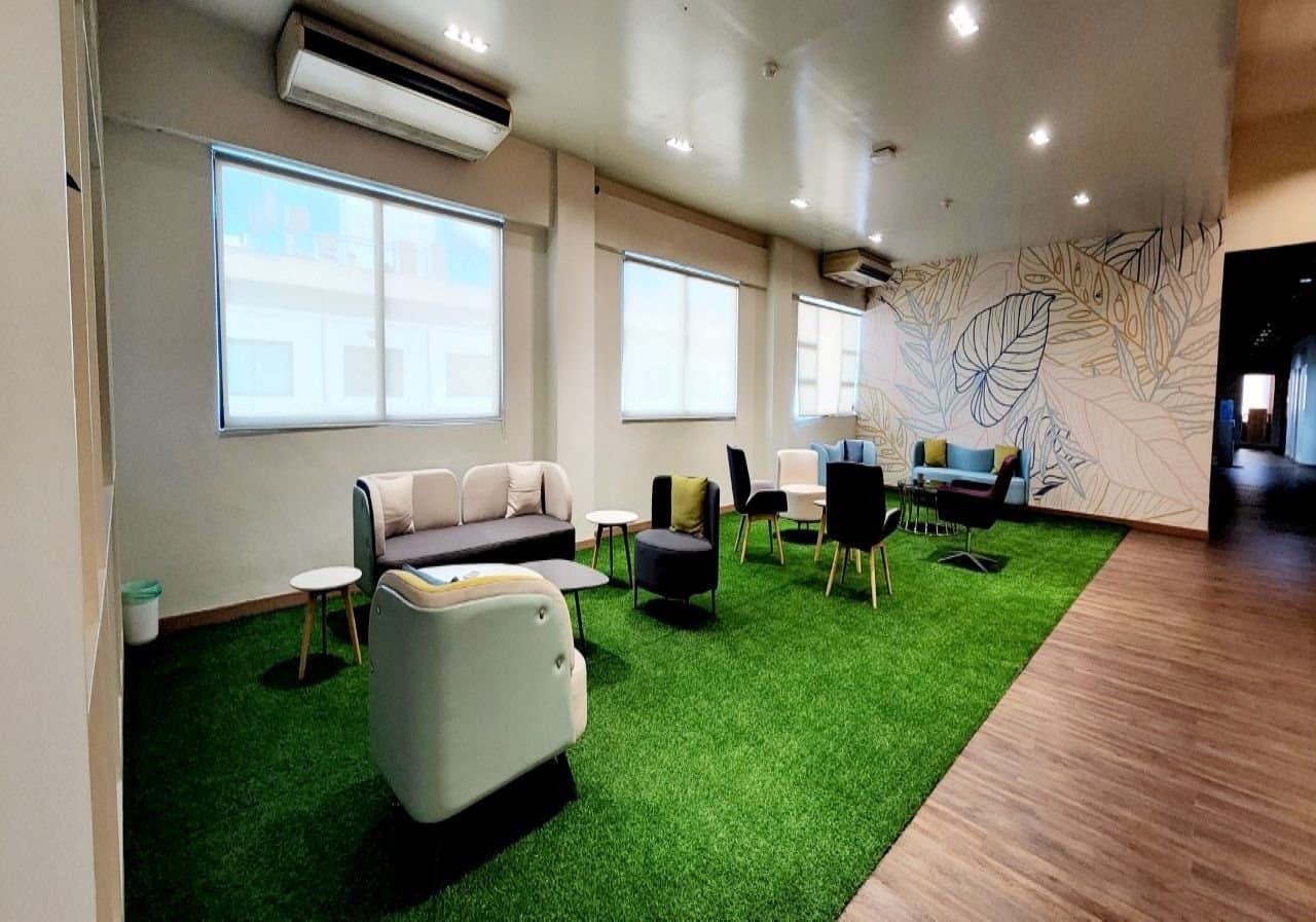 Breakout/Lounge Space Breakout/Lounge Space